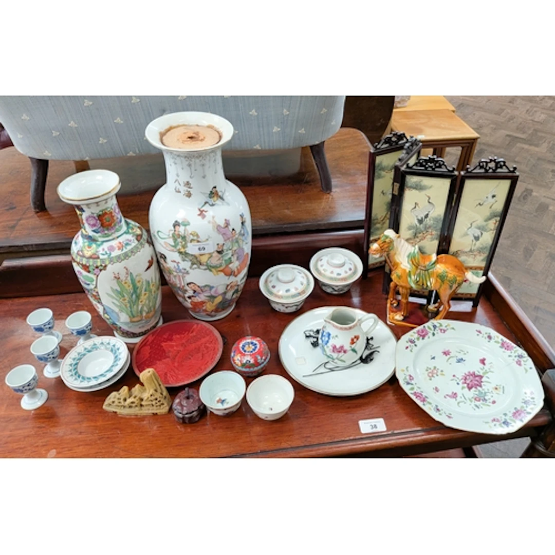 Two oriental vases together with a small screen, plates and ...