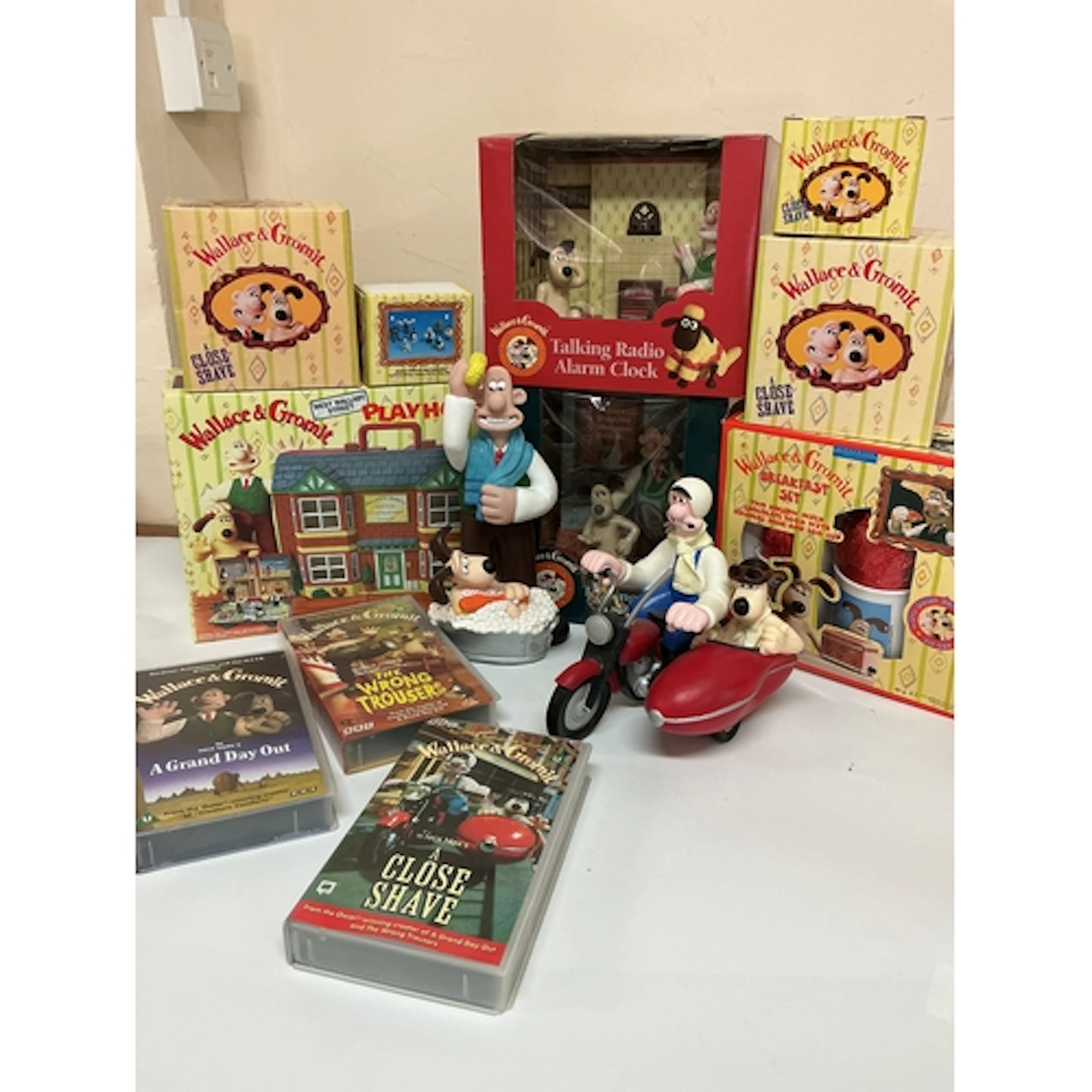 A Collection Of Boxed Wallace And Gromit Ephemera. No Reserv...