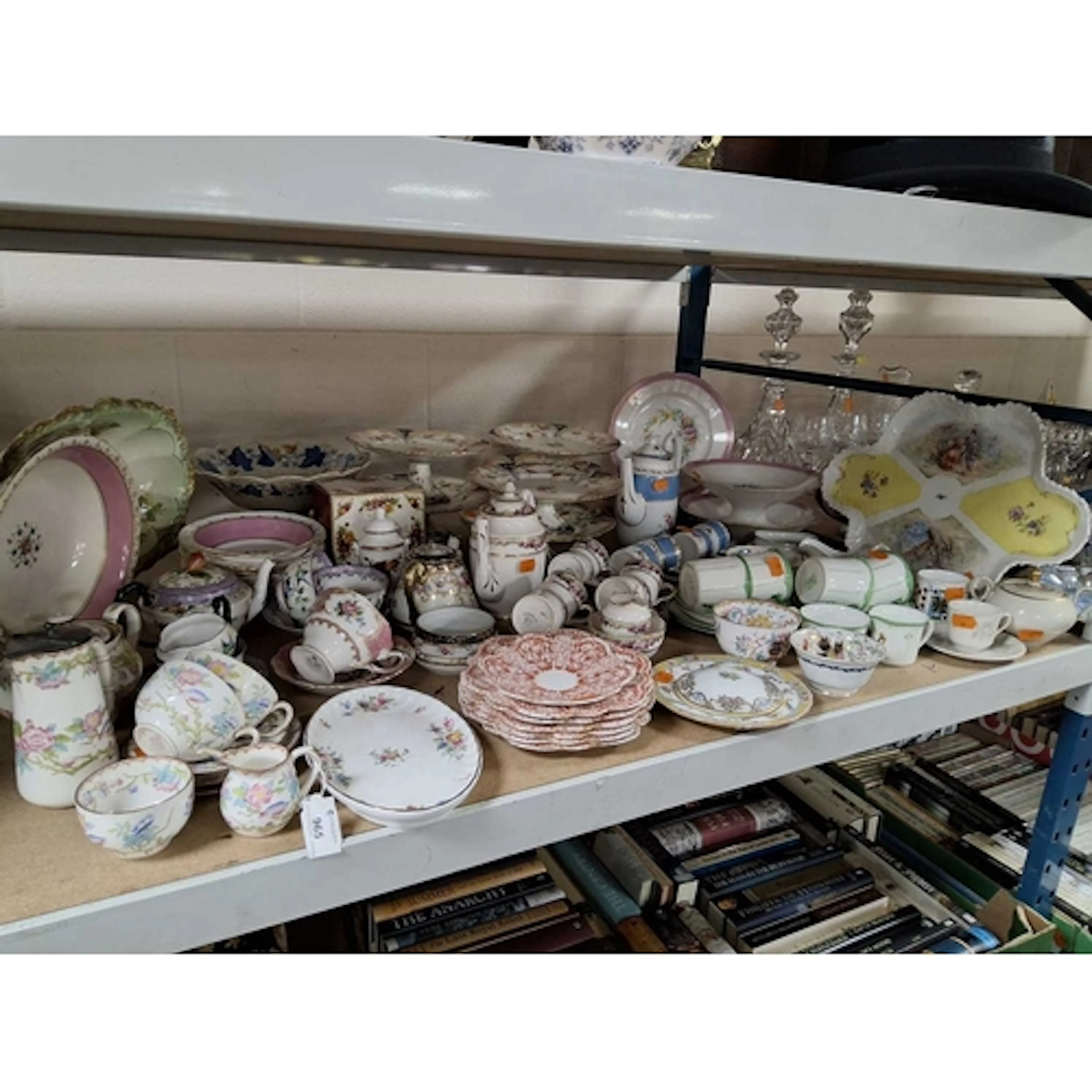 A GROUP OF MIXED VINTAGE AND ANTIQUE TABLE CERAMICS to inclu...