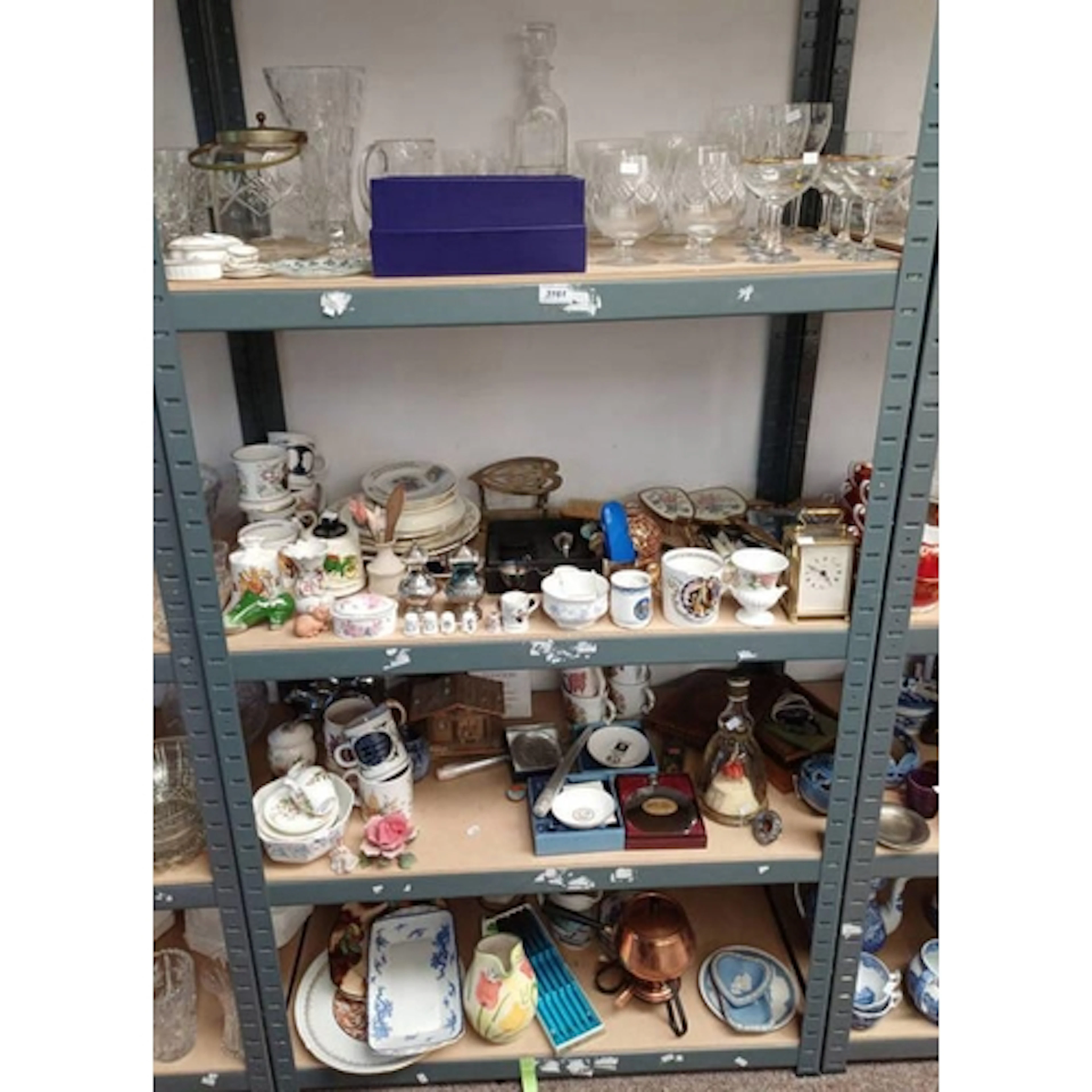 SELECTION OF VARIOUS ITEMS INCLUDING CASED EDINBURGH CRYSTAL...