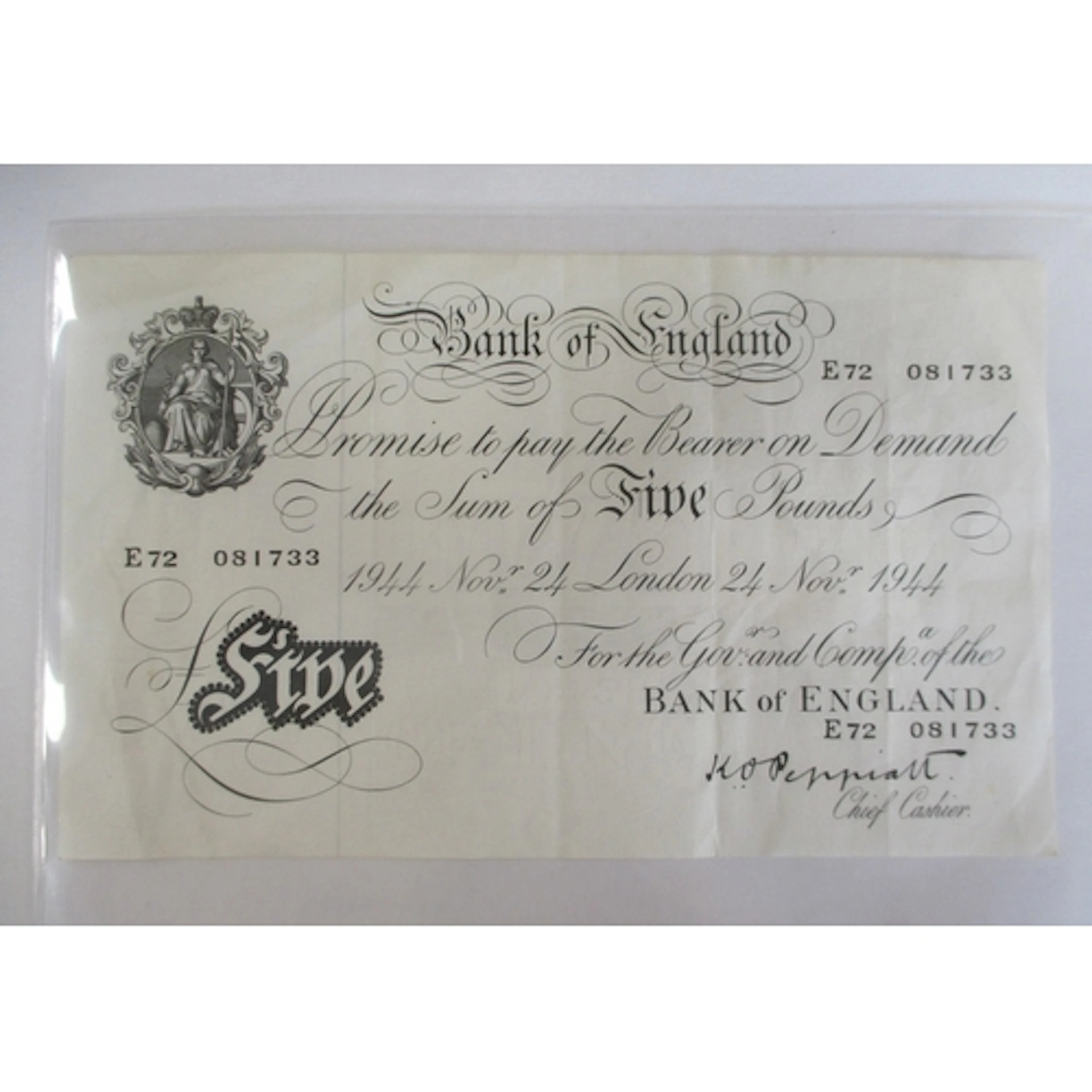 Collection of English Banknotes includes very fine to near e...