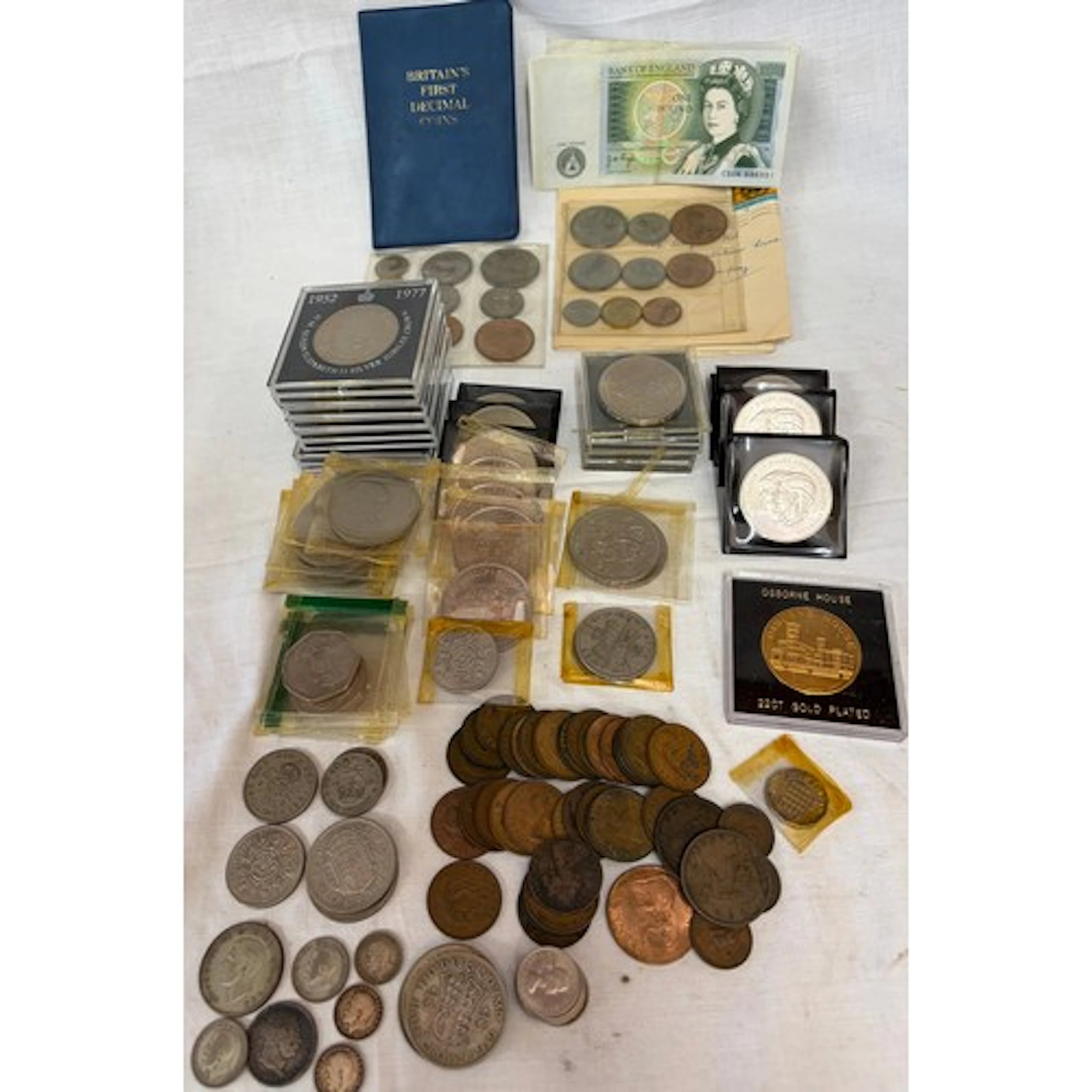 A collection of GB coinage to include George III silver shil...
