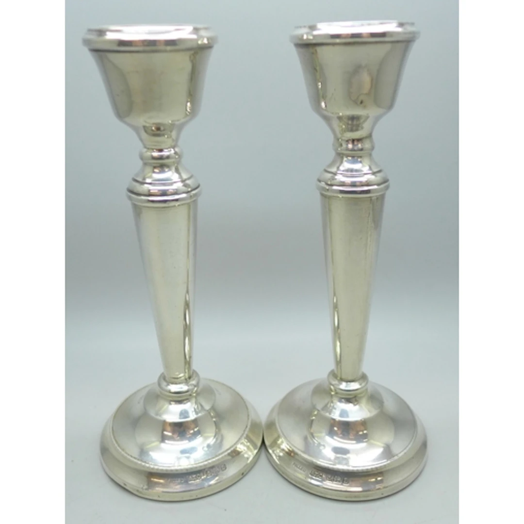 A pair of silver candlesticks, Birmingham, 1978, marked 'fil...
