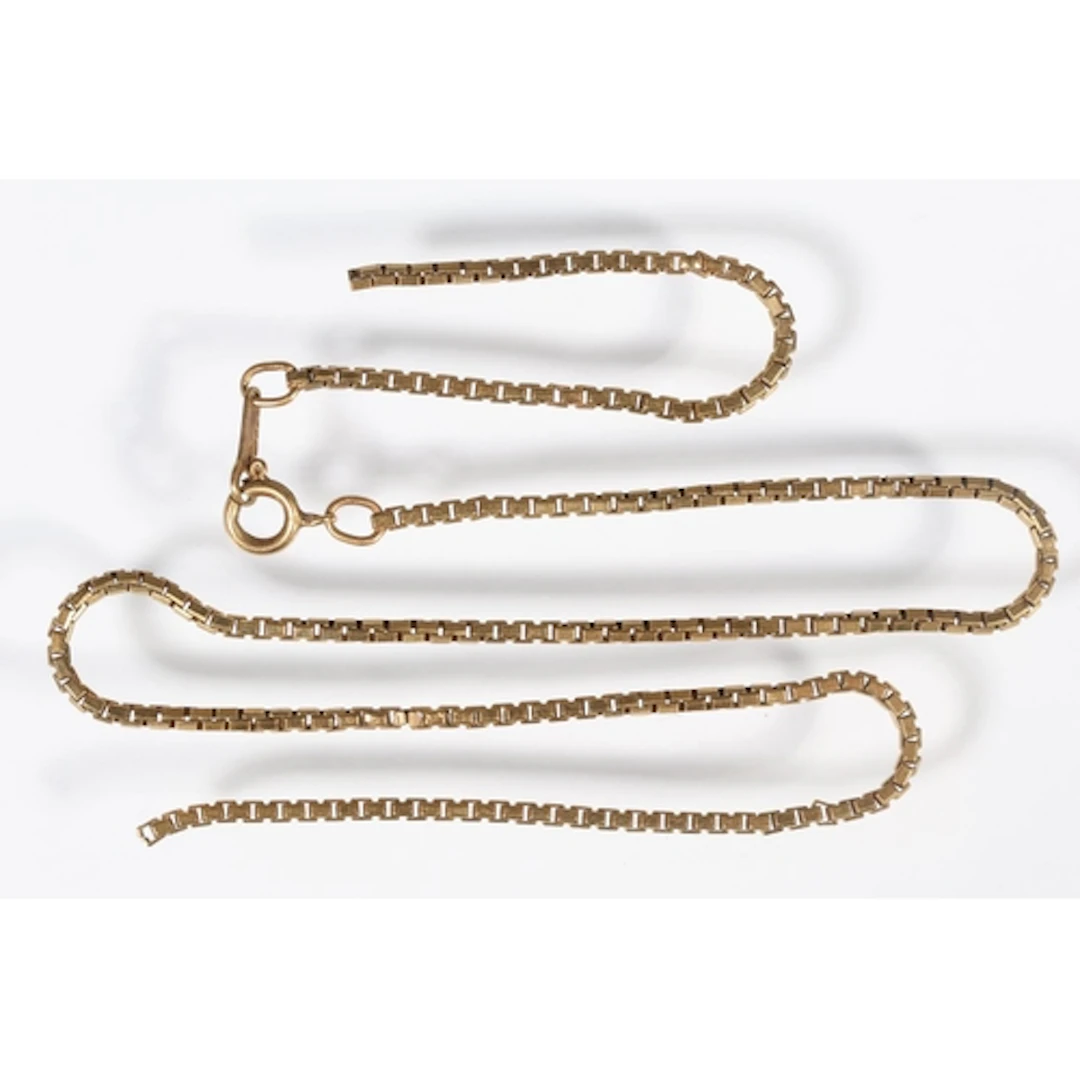 9ct gold box link neck chain (af), 35cm long, 6.5g.