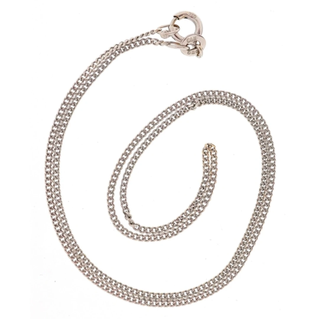 18ct white gold curb link necklace, 36cm in length, 2.8g.