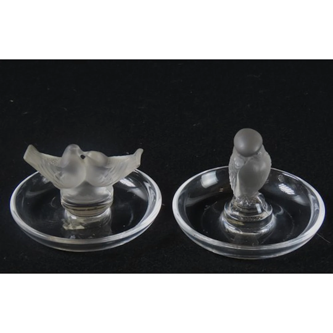 A LALIQUE 'DEUX COLOMBES' CENDRIER DISH AND 'RAPACE' RING DI...