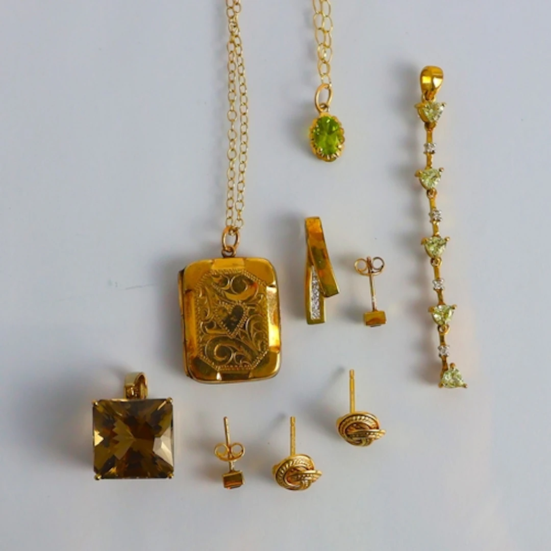 A selection of yellow metal and gold coloured jewellery, inc...