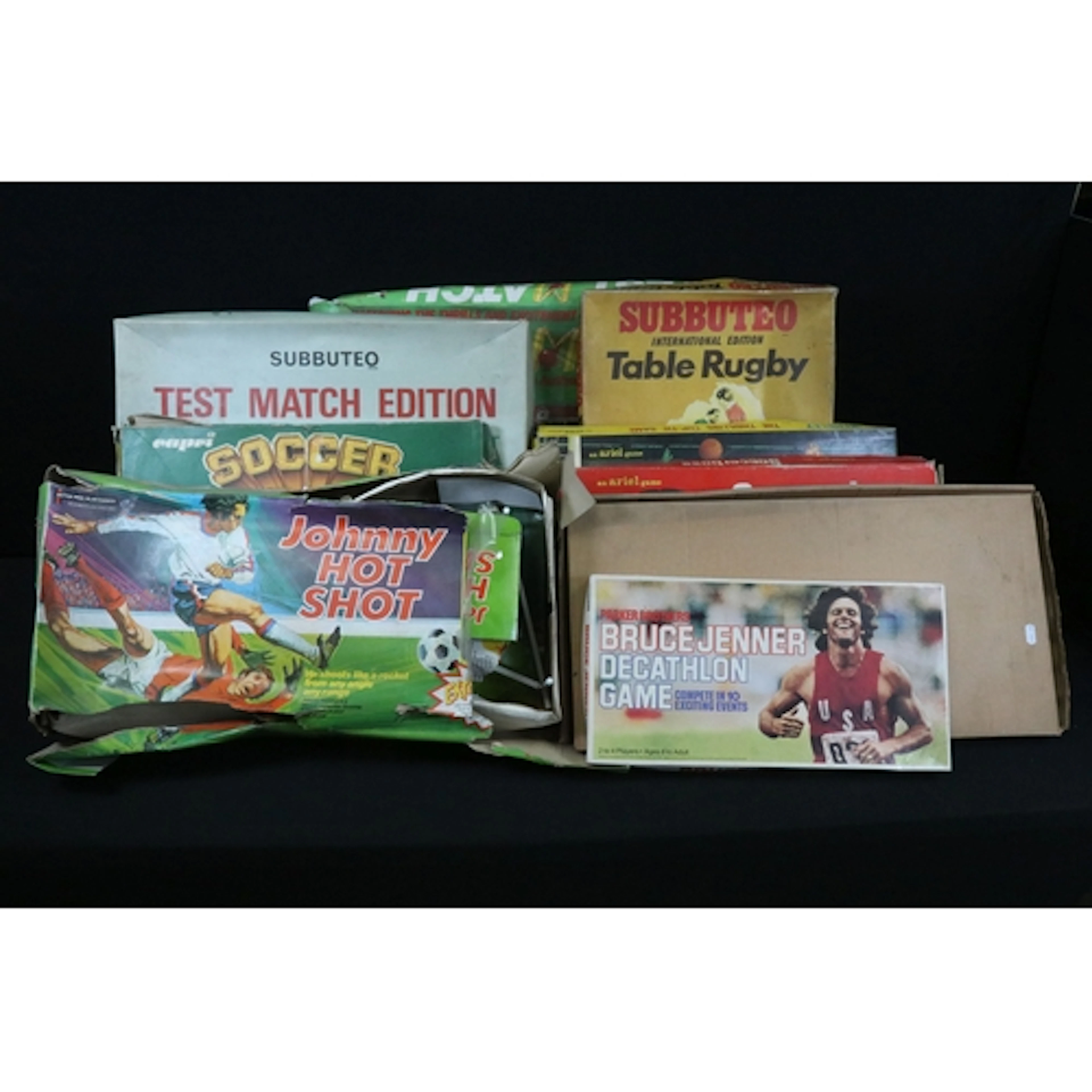 Collection of boxed games to include Test Match Cricket game...