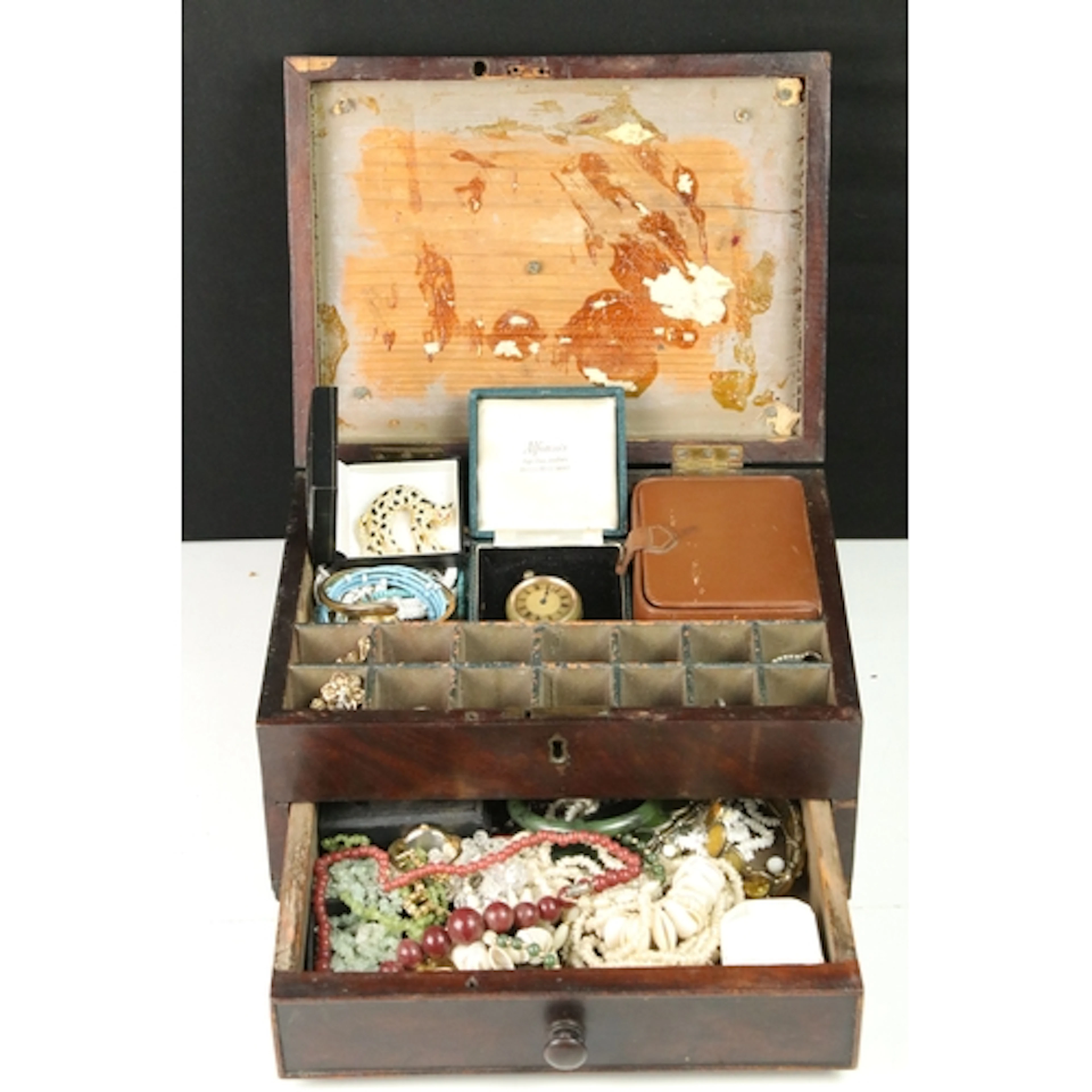 Collection of mixed costume jewellery to include Chinese jad...