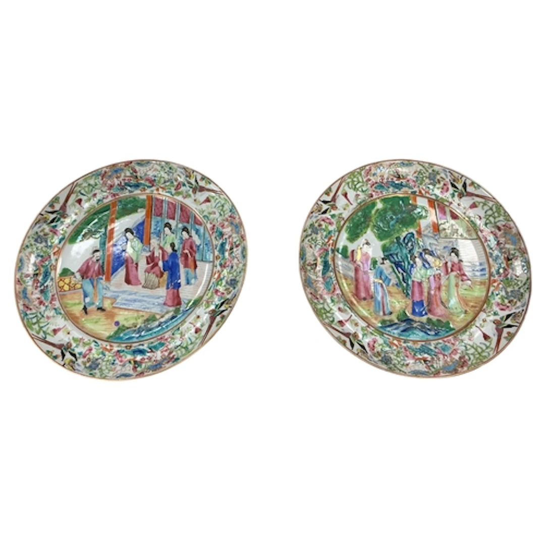 A pair of Chinese famille rose porcelain dishes, late 19th c...