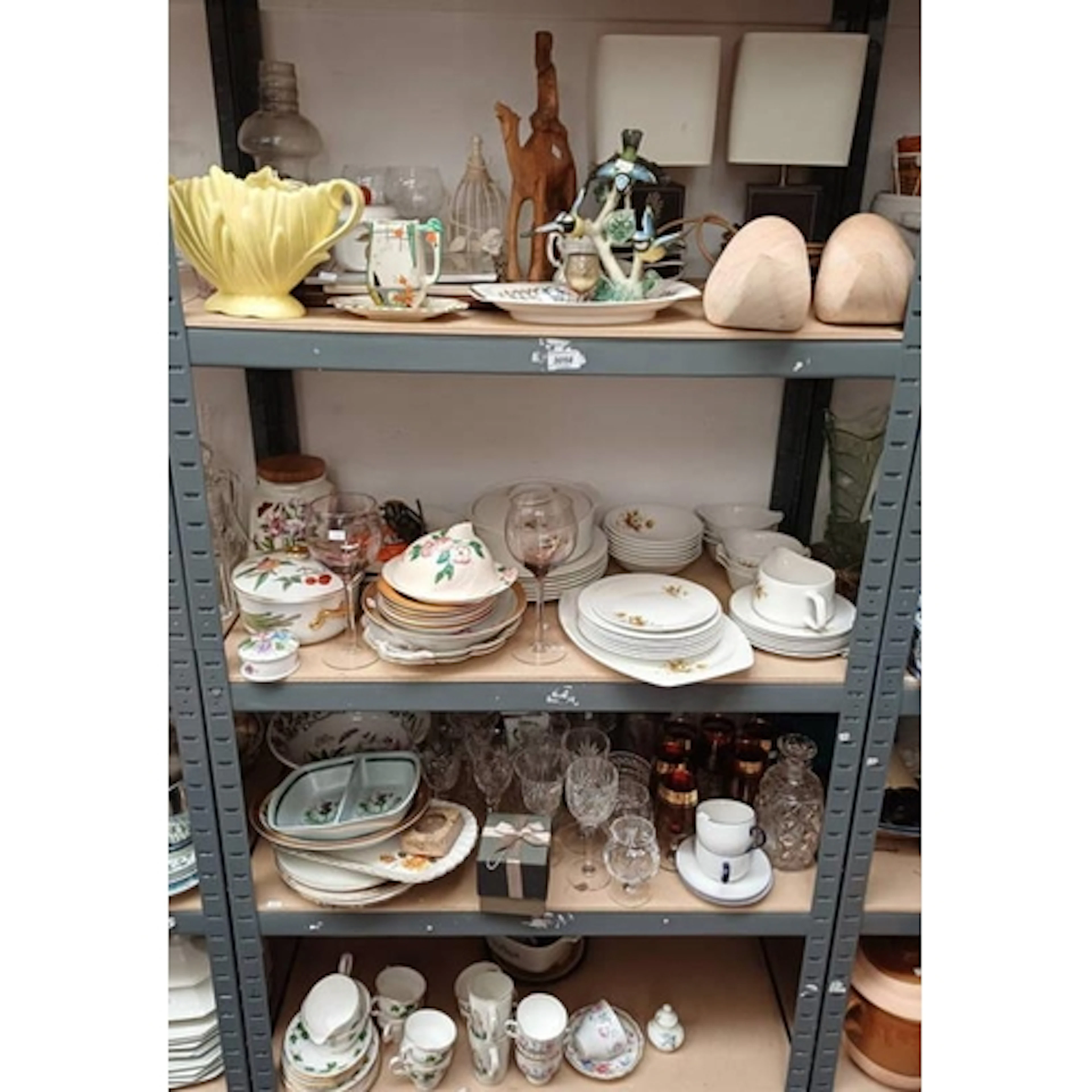SELECTION OF VARIOUS PORCELAIN INCLUDING PAIR OF TABLE LAMPS...