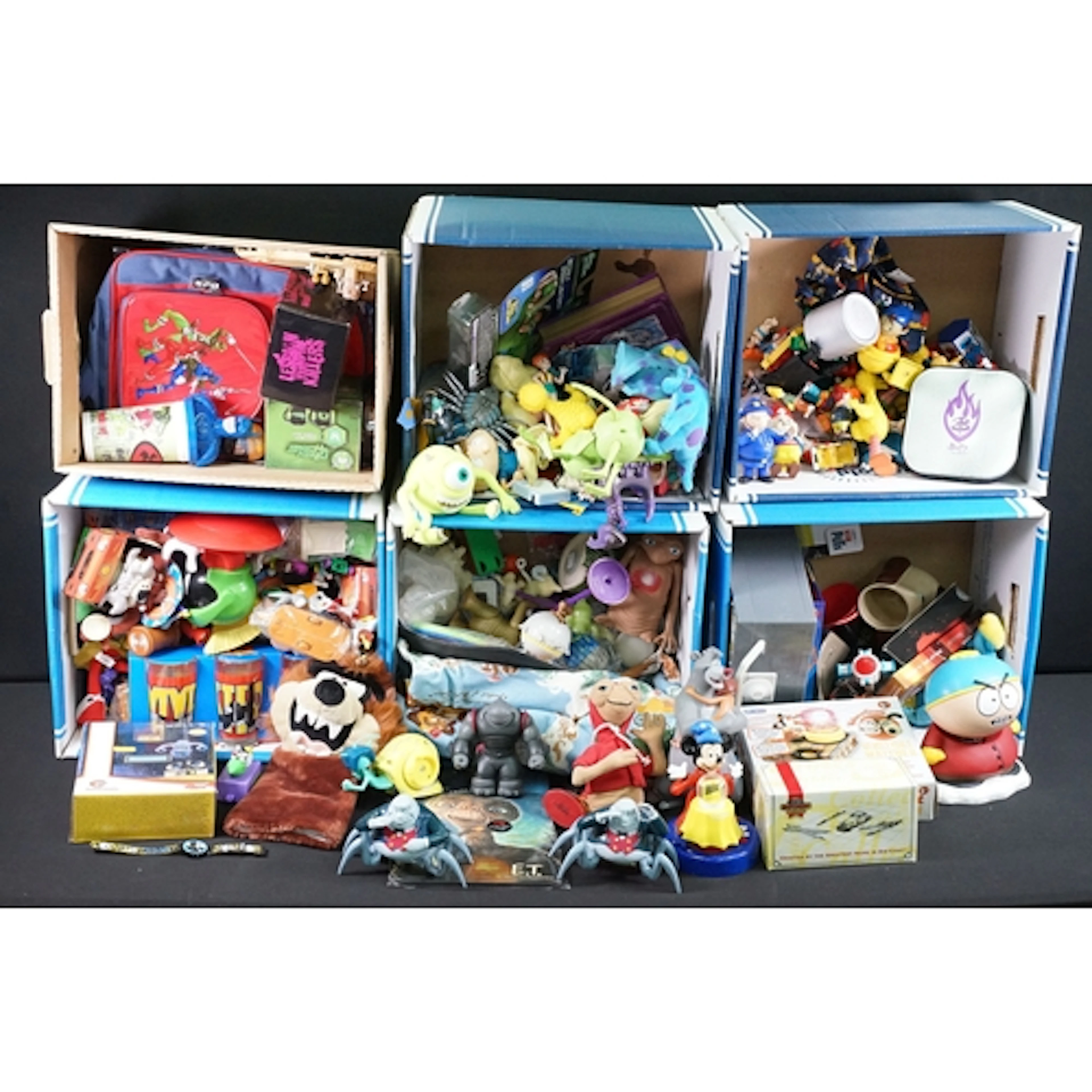 Large collection of toys, figures and collectables to includ...