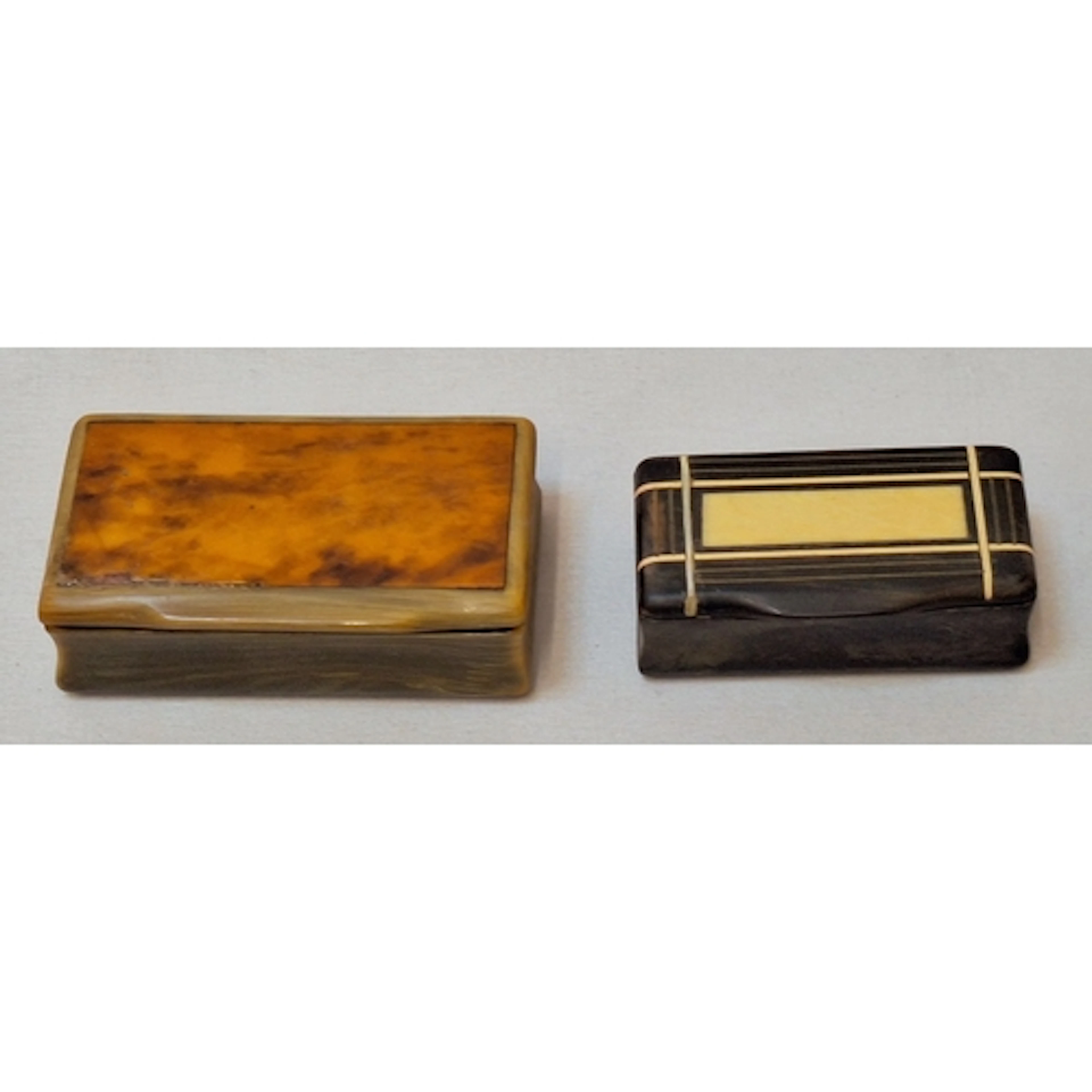 2 Antique Horn Snuff Boxes, largest approx. 6.5cm W