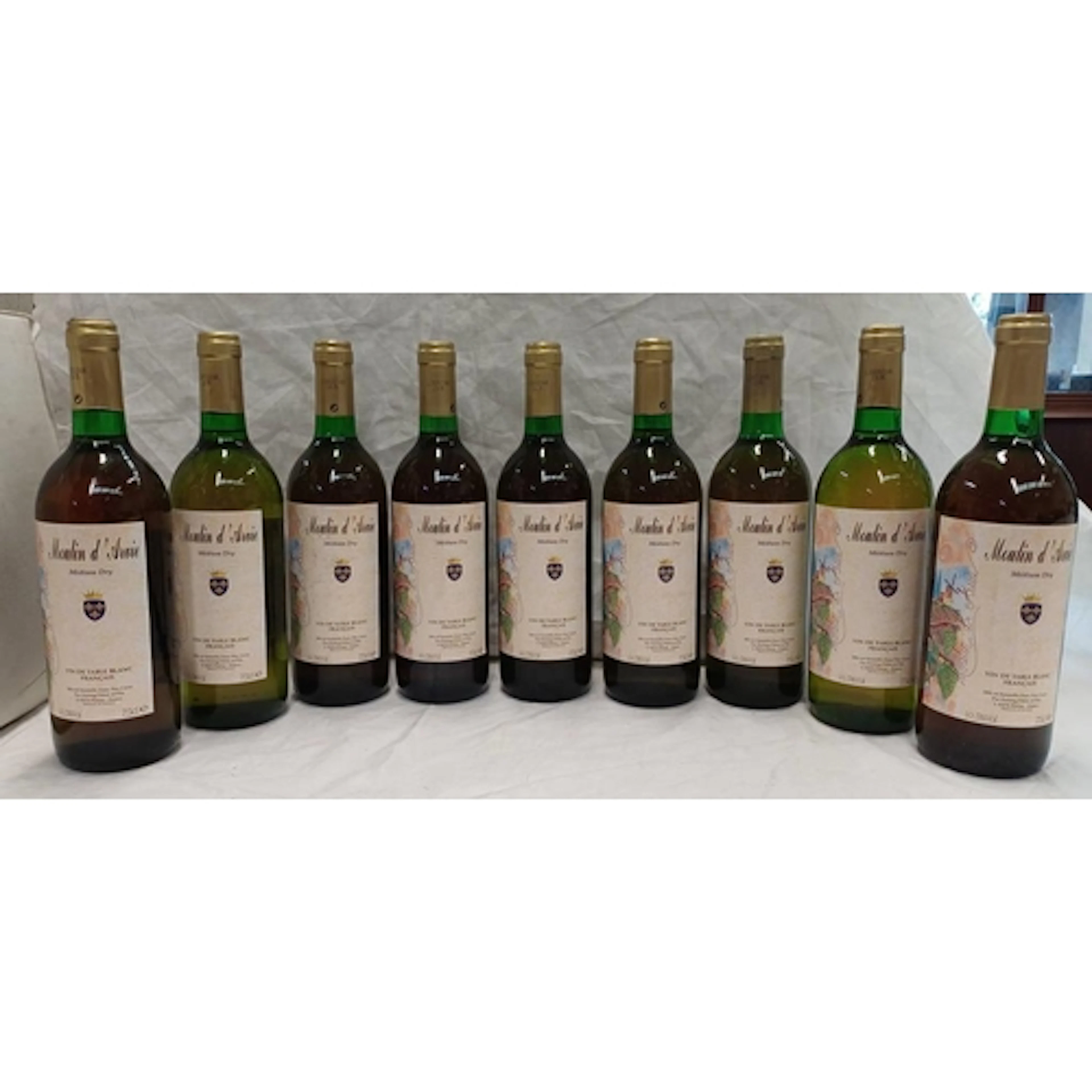 9 BOTTLES MOULIN D'ARVIE MEDIUM DRY WHITE TABLE WINE