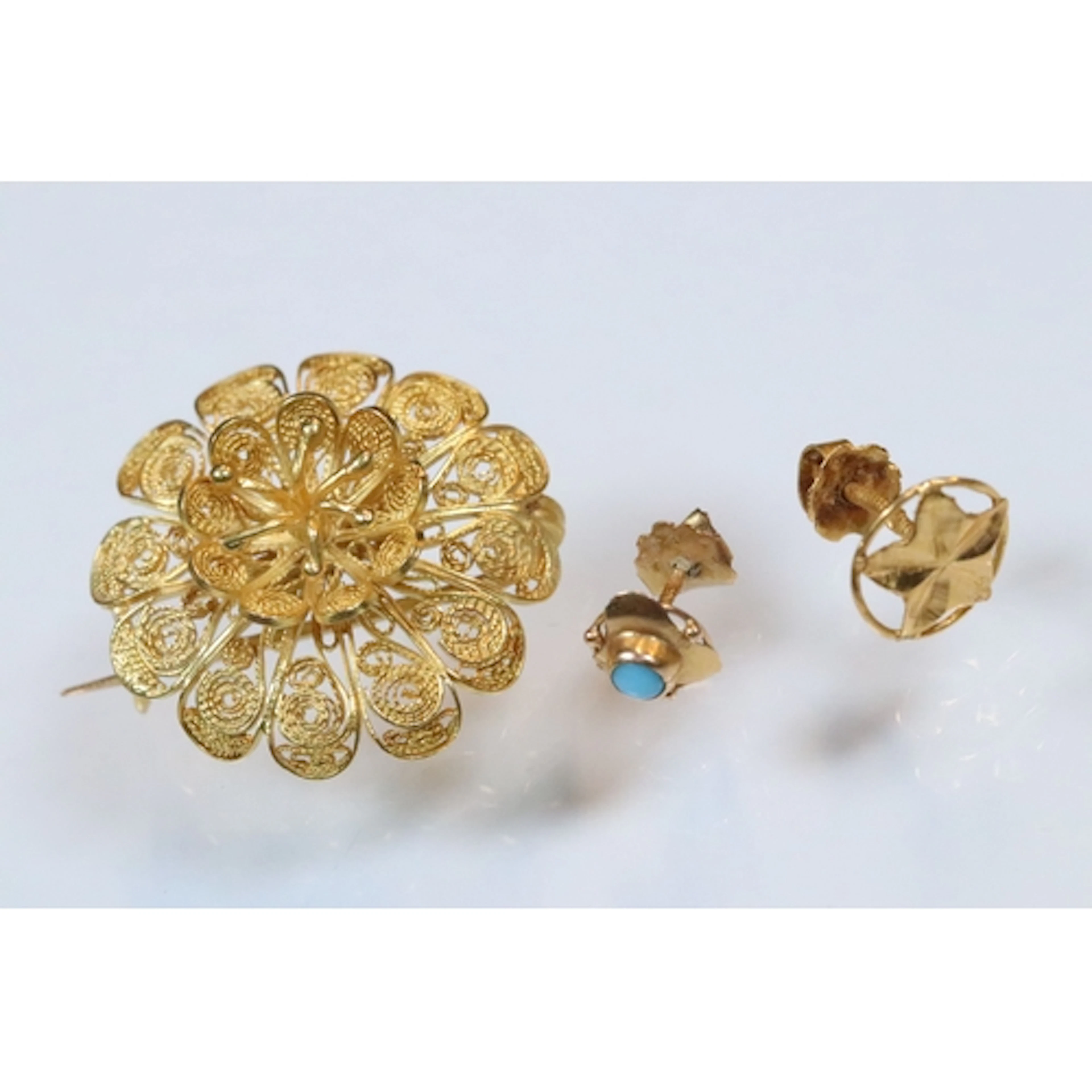 Group of Maltese yellow metal items to include a filigree fl...