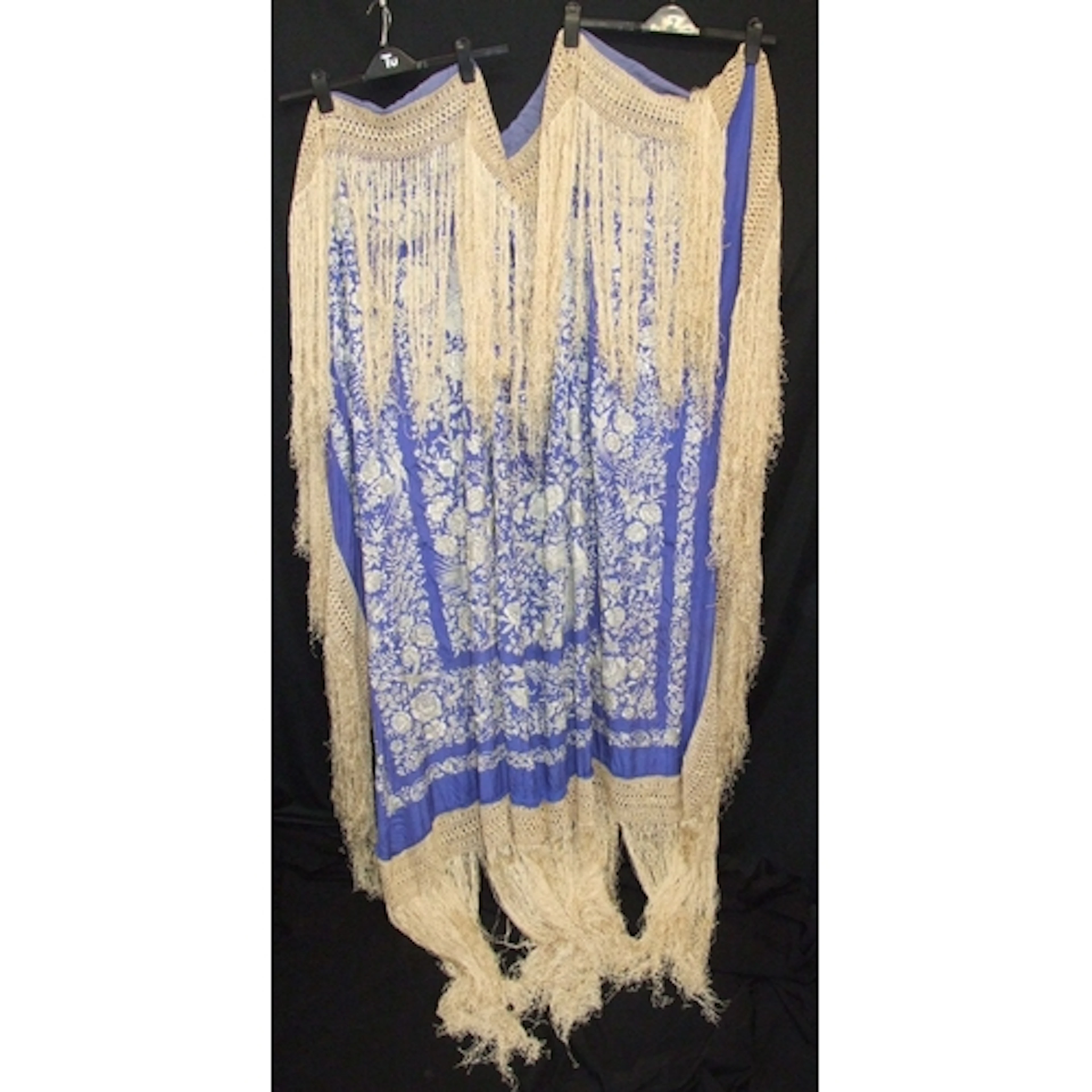 Vintage Throw/Bedspread with oriental style embroidery & tas...
