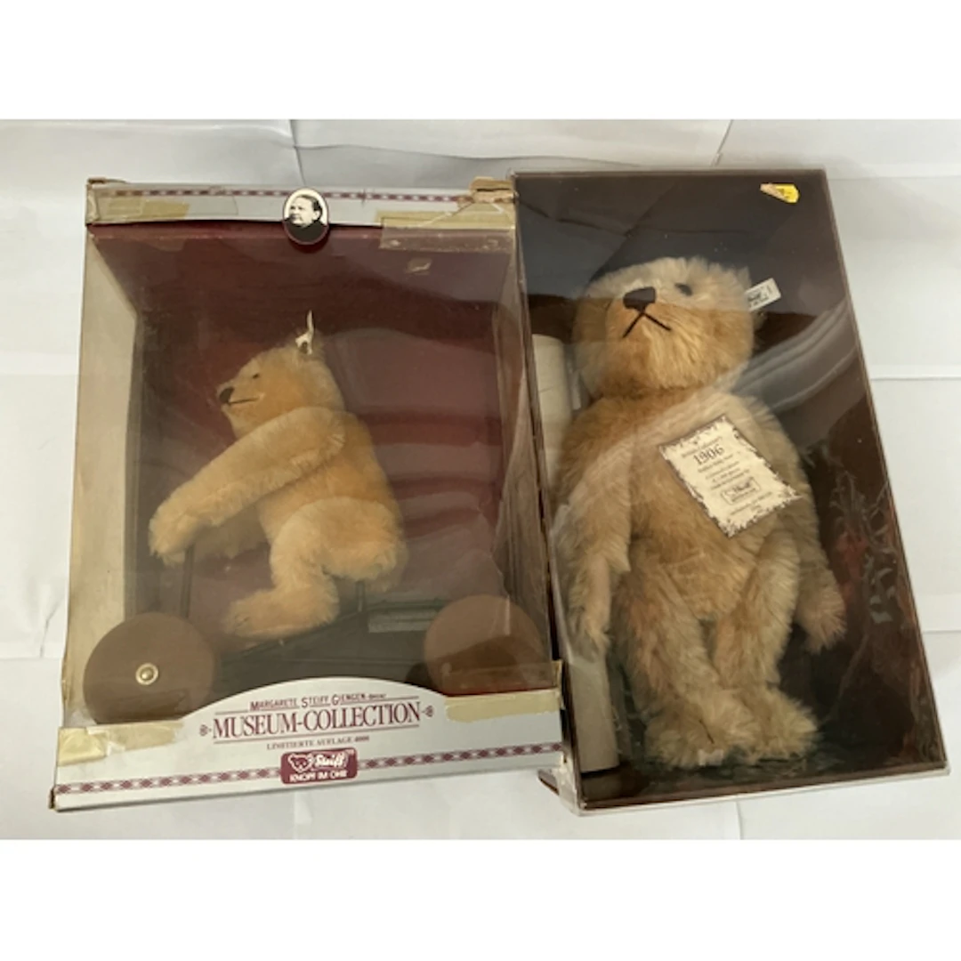 Two Boxed Steiff Bears. One Museum Collection Limitierte Auf...