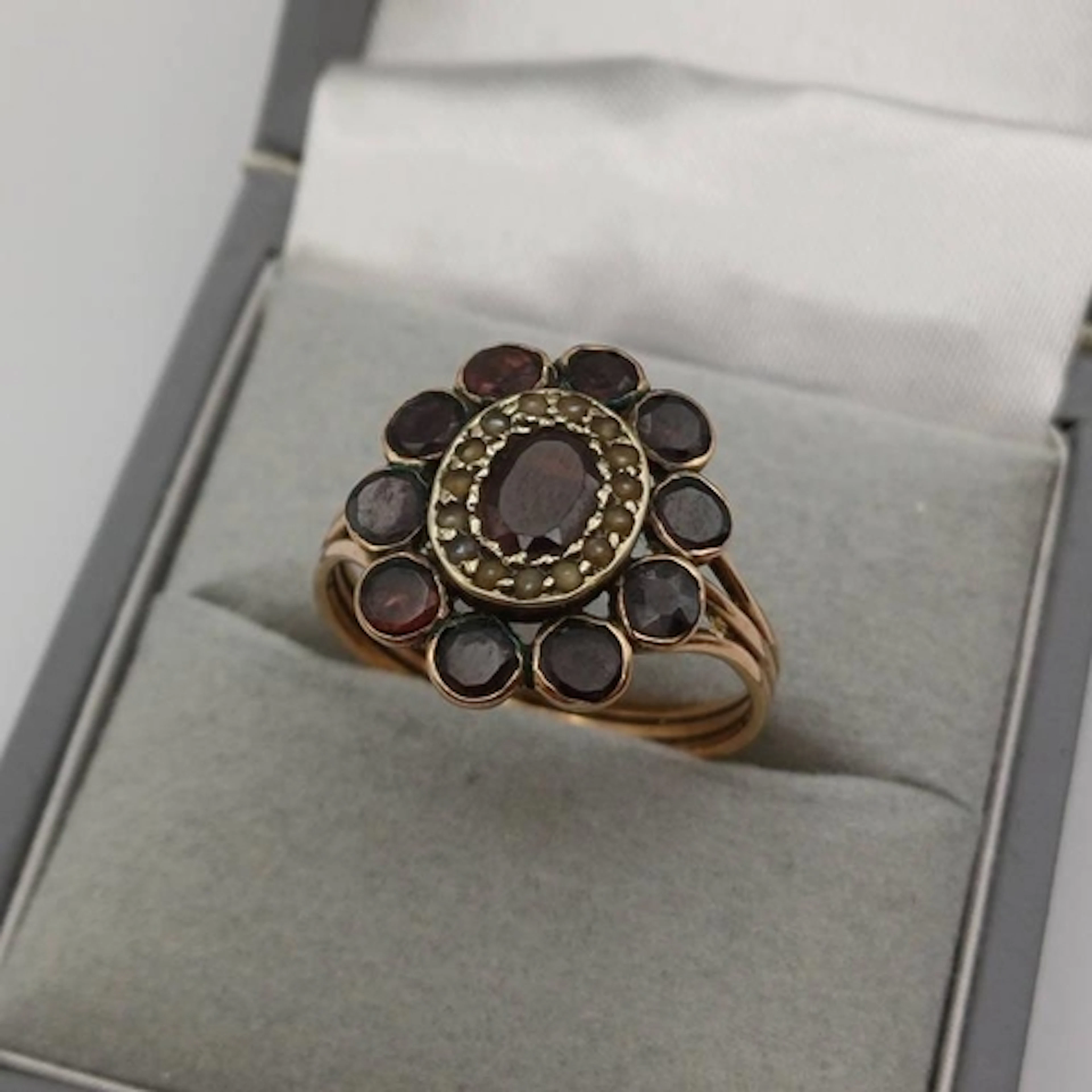 19TH CENTURY GOLD SEED PEARL & GARNET CLUSTER RING - 2.7G, R...