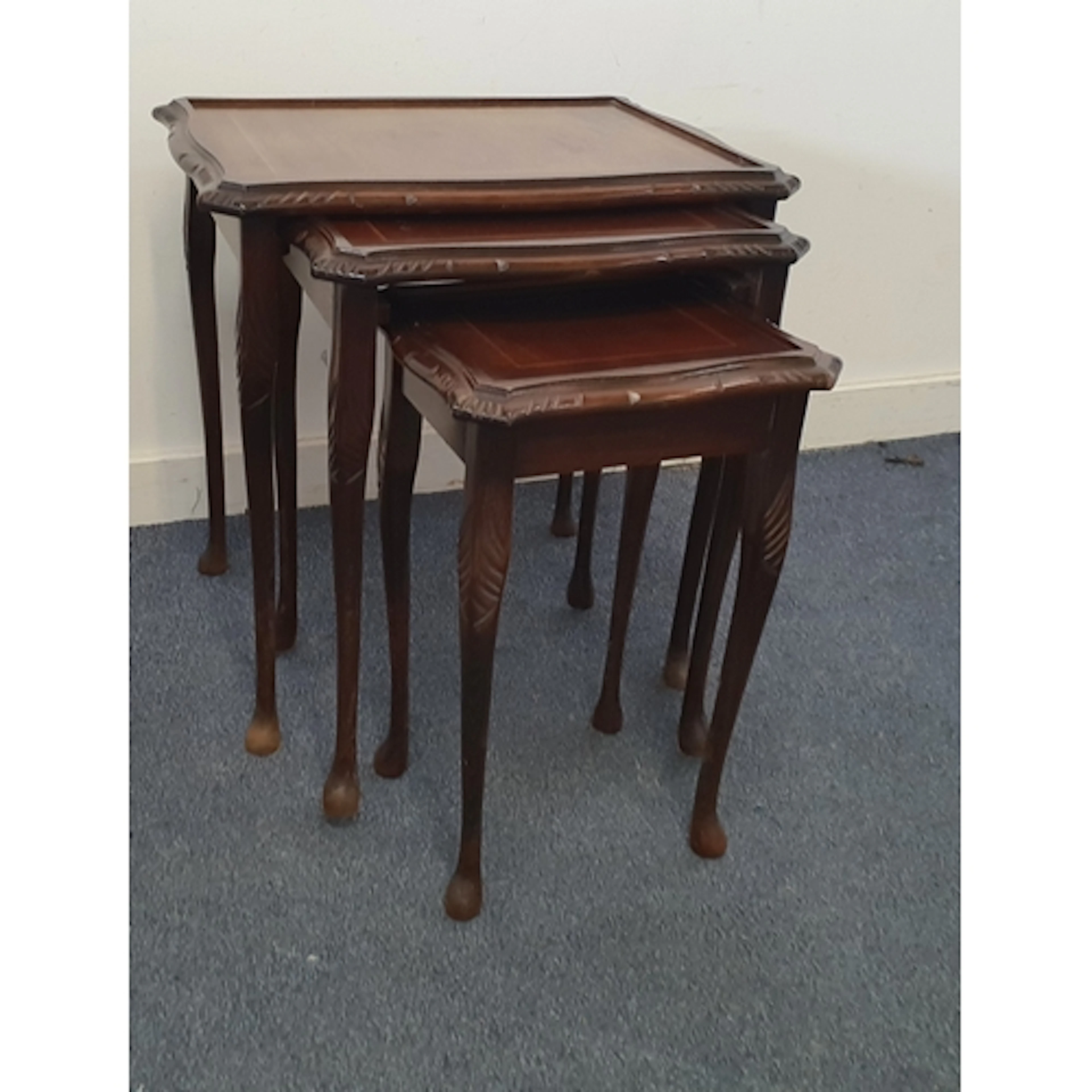 MAHOGANY NEST OF TABLES comprising three tables, Queen Anne ...