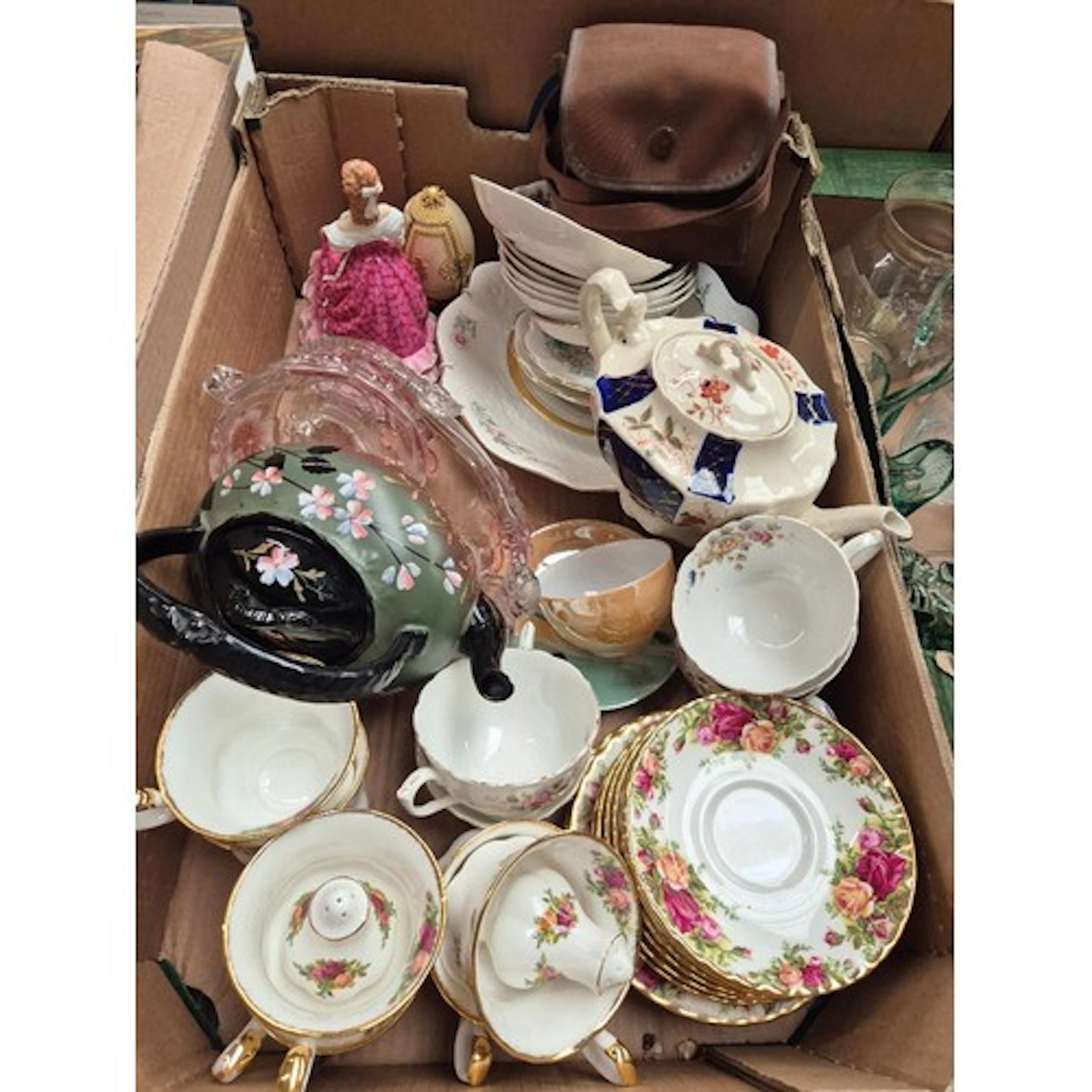 A box of mixed ceramics and glass including Royal Albert Old...