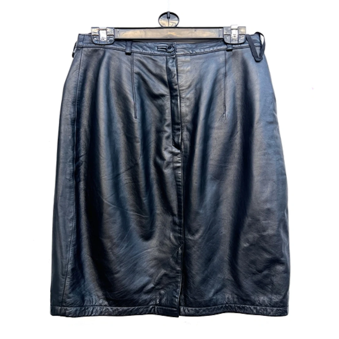 A Betty Barclay black leather skirt, size 14