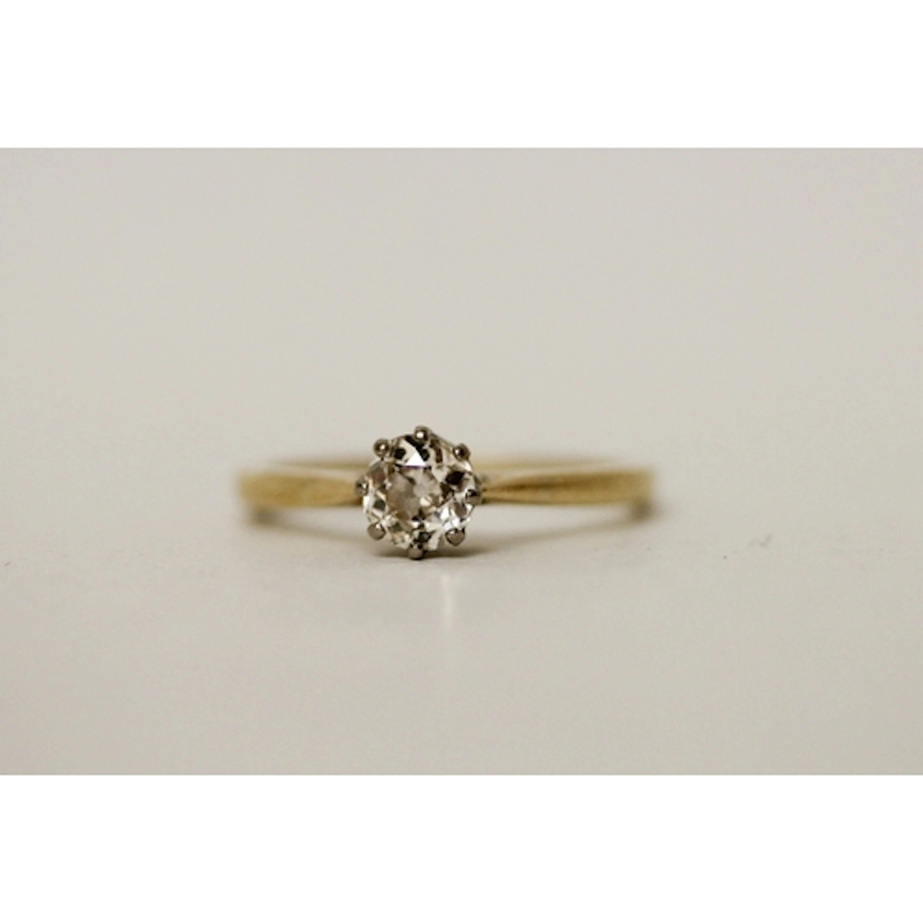 A vintage old brilliant cut diamond engagement ring, claw se...
