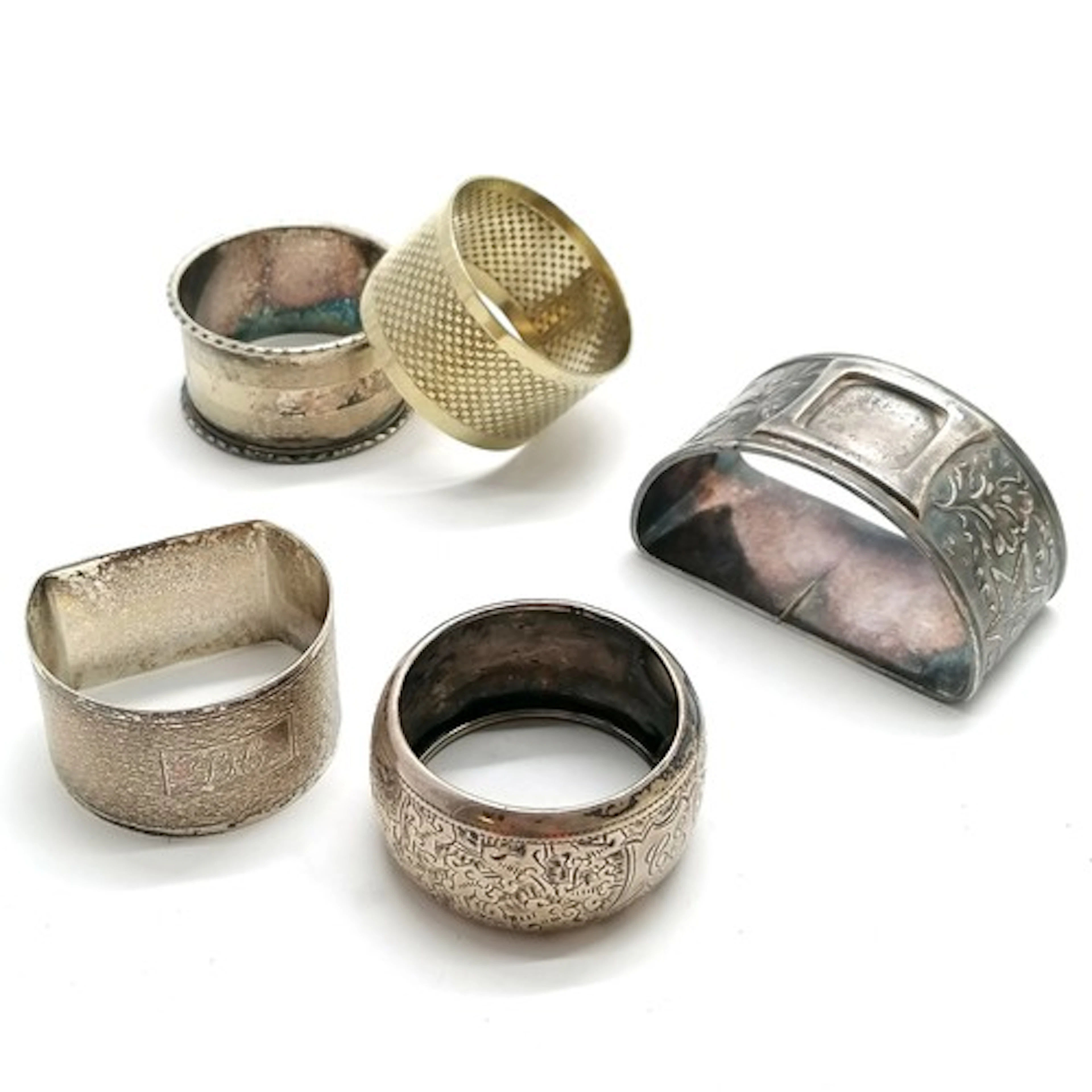 2 x silver napkin rings (36g) t/w 3 x silver plated napkin r...