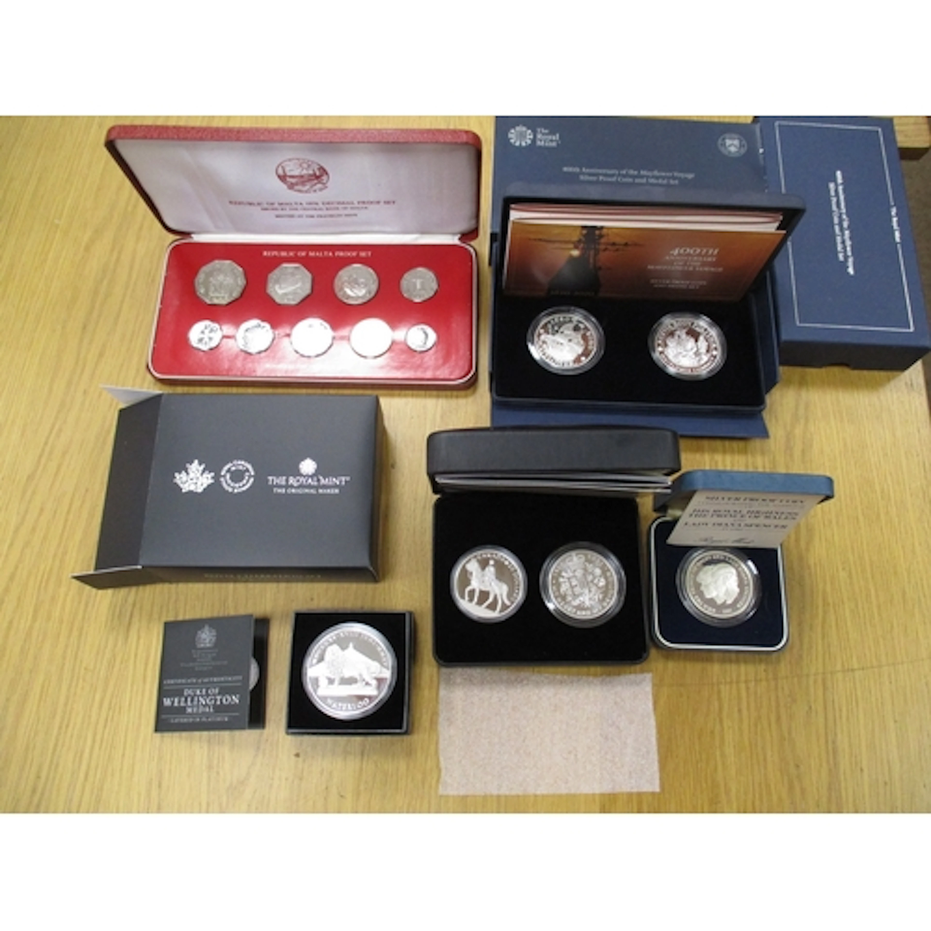 Accumulation with silver proofs including Canada 2021 $20 an...