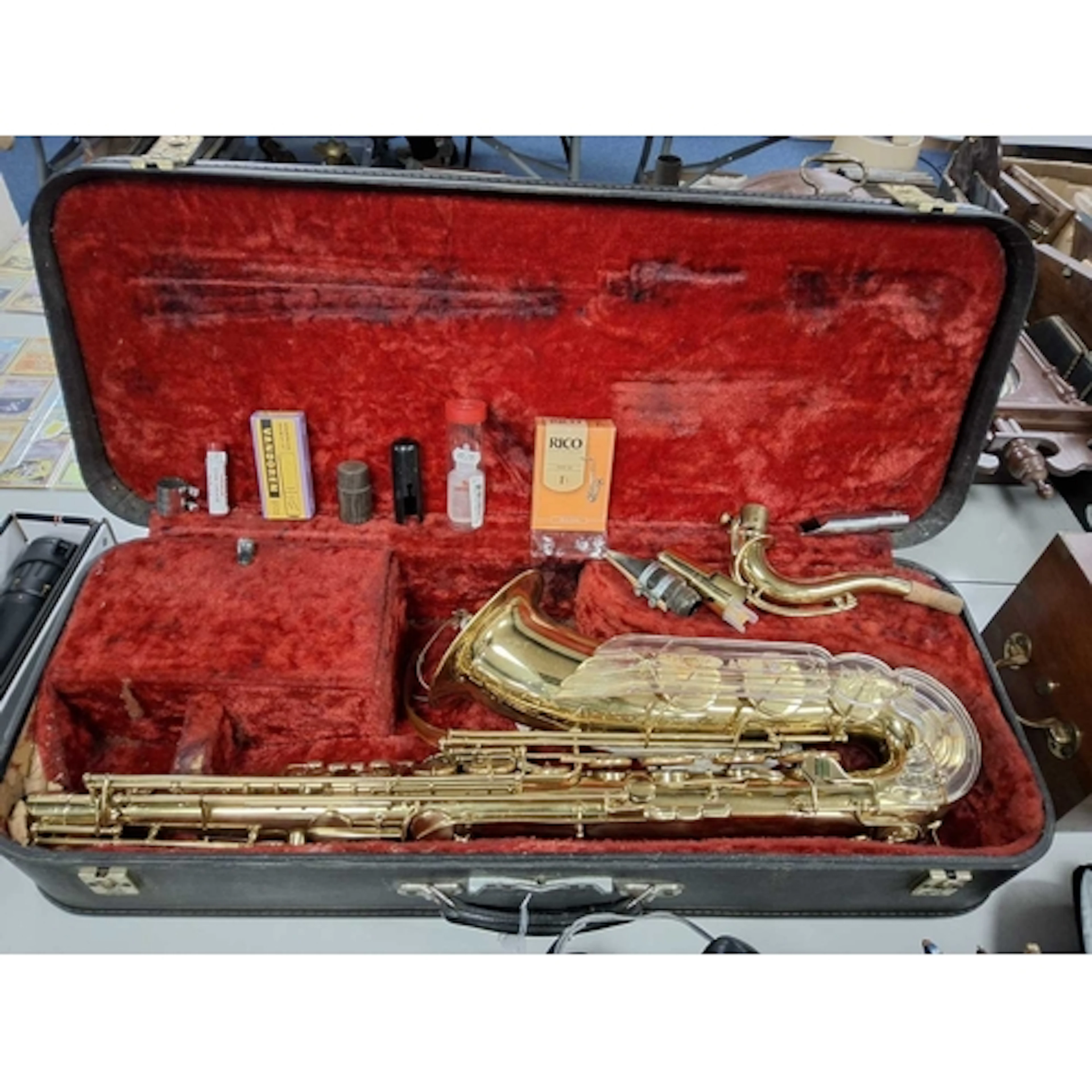 A VINTAGE JULIUS KEILWERTH "THE NEW KING" SAXOPHONE, with la...