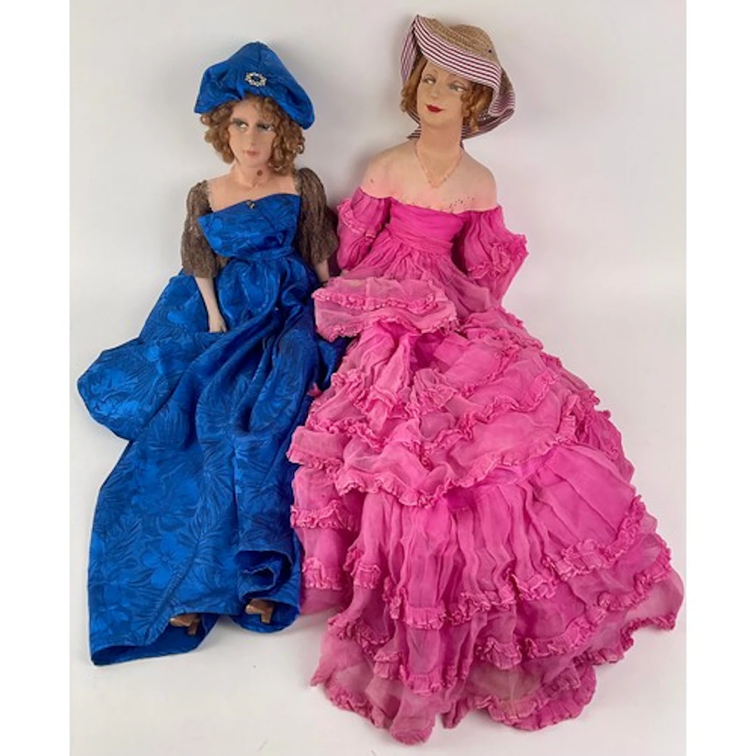 Dolls - a 1920s/30s boudoir doll, canvas head, painted face,...