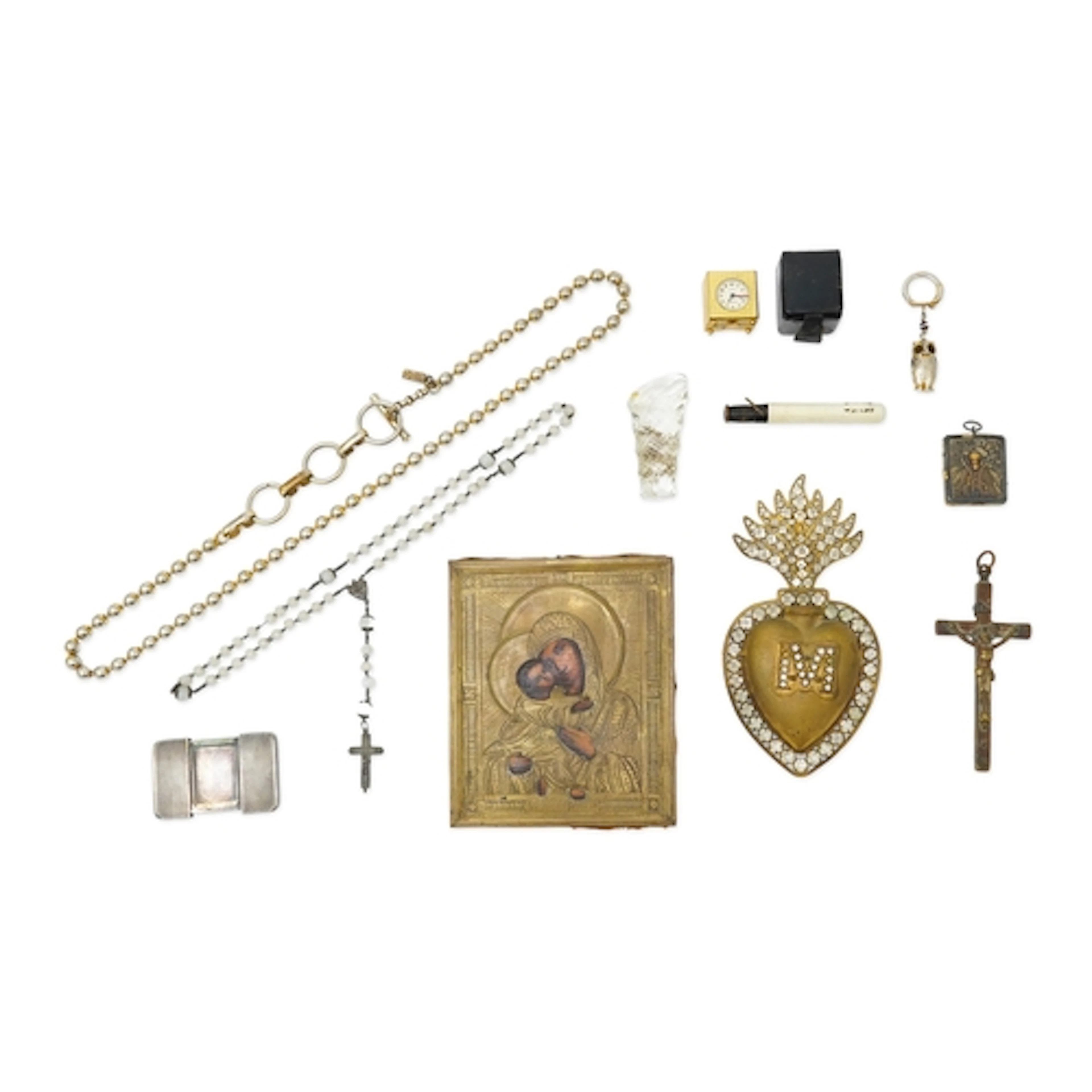 A collection of jewels and accessories including a Russian i...
