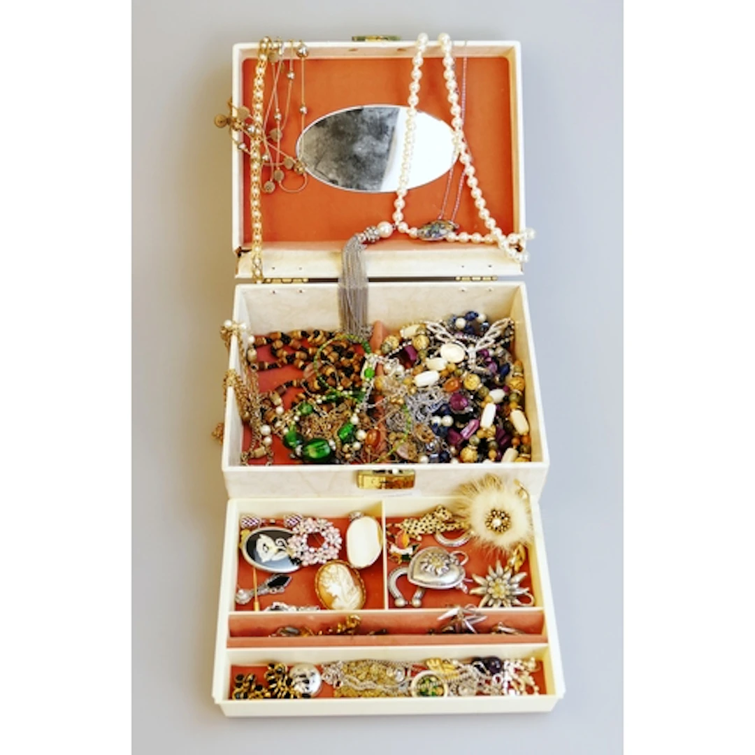 A box of costume jewellery including silver earrings, 9.8g, ...