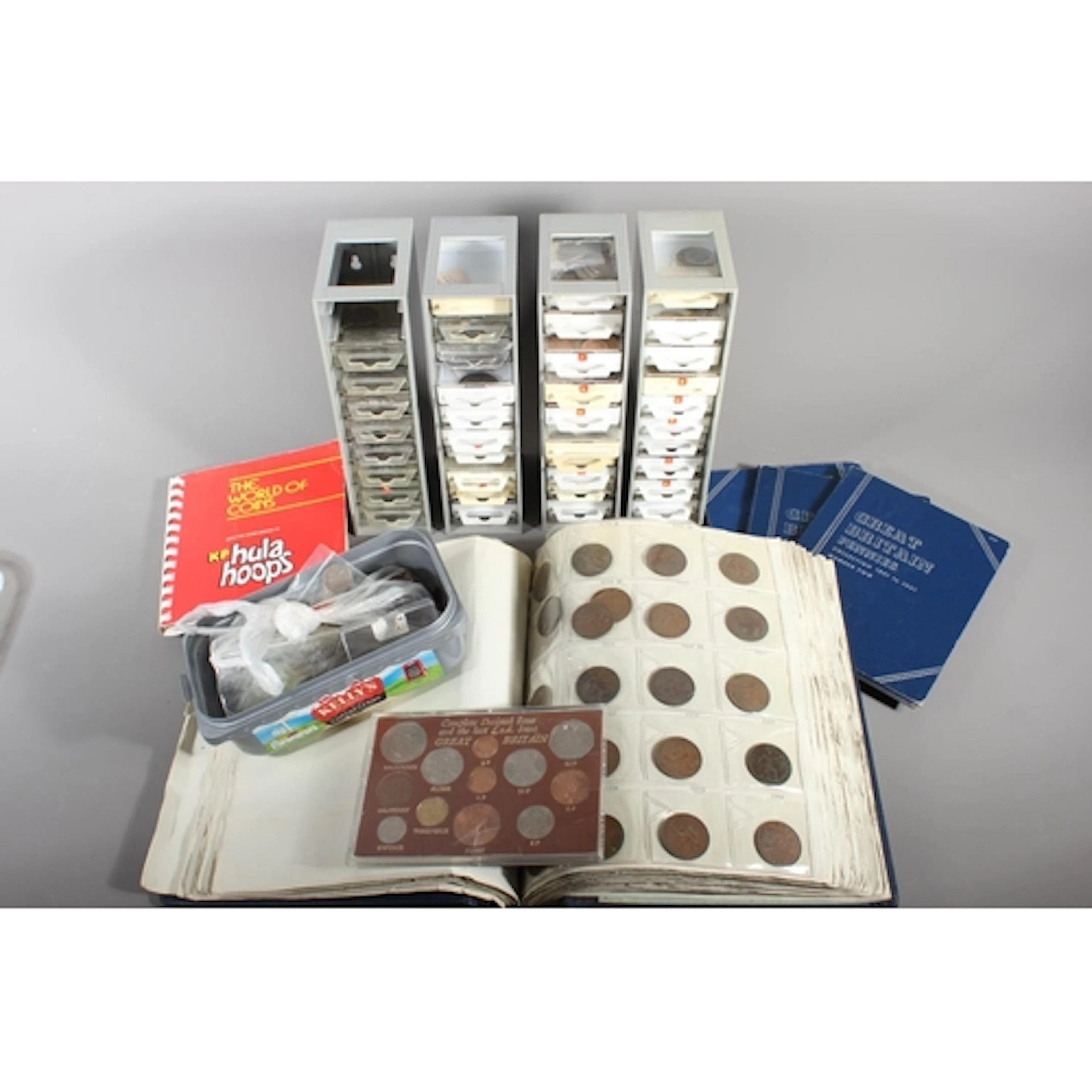 UNITED KINGDOM non-silver coin collection to include Queen V...