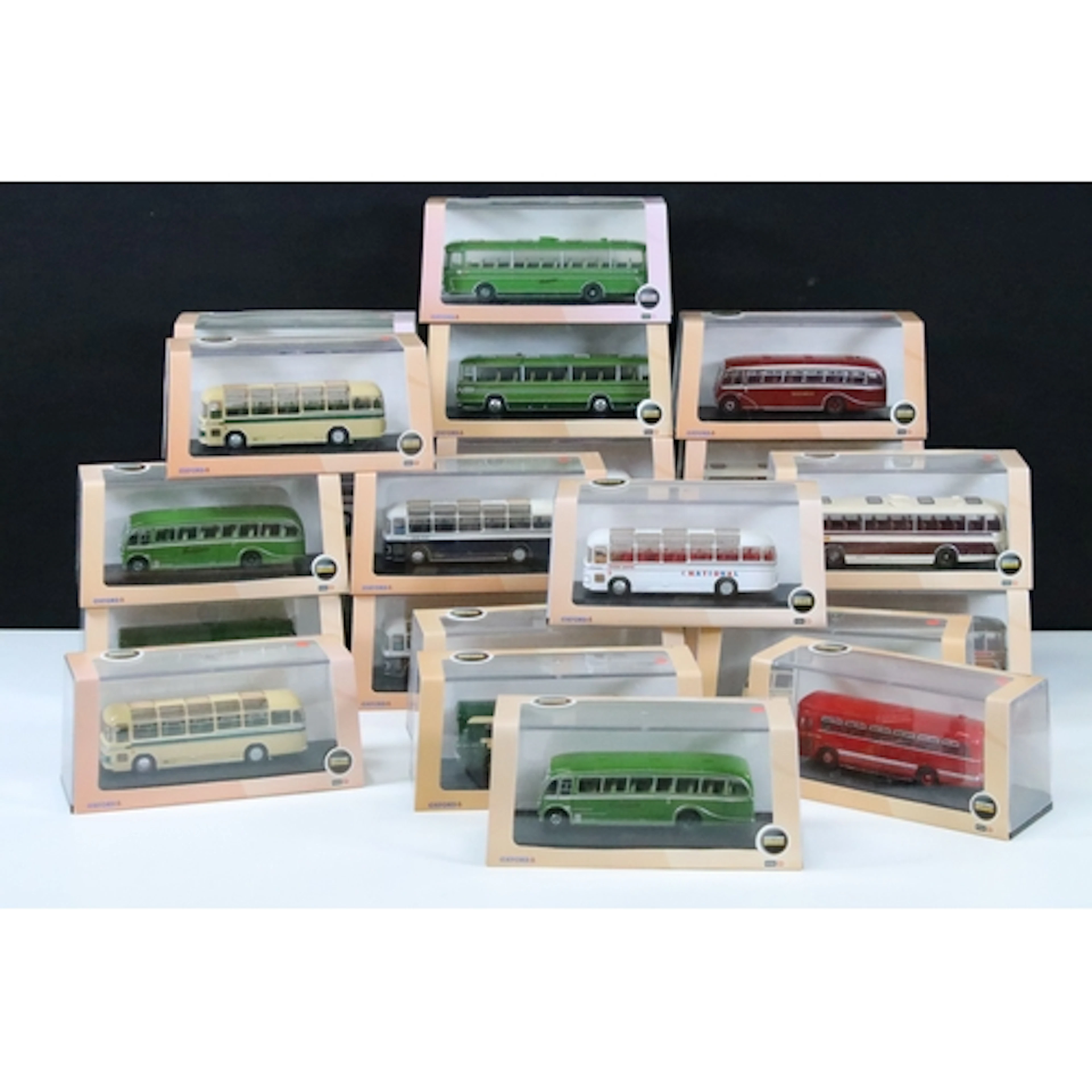 24 Boxed / cased Oxford Diecast Omnibus diecast model buses,...