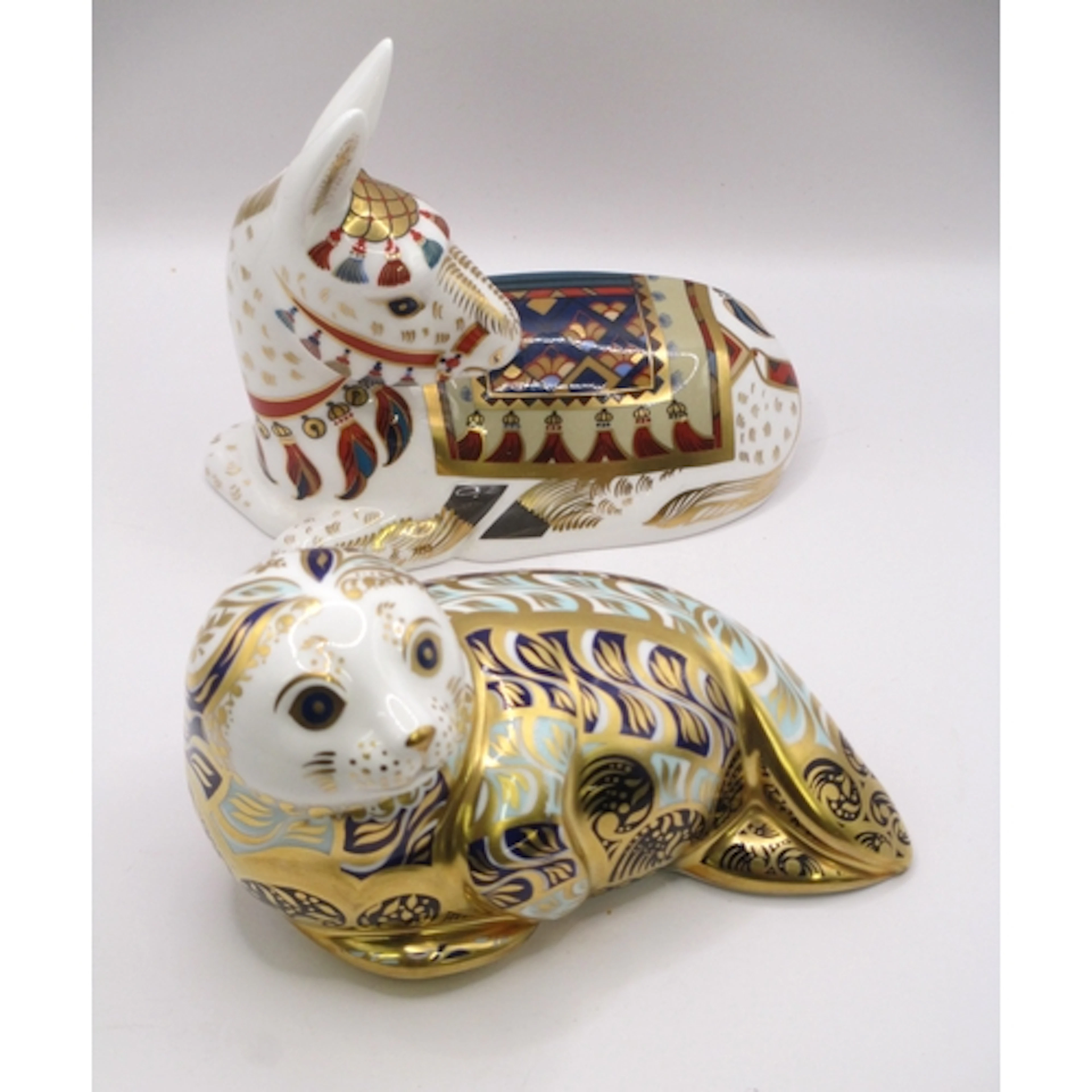Royal Crown Derby paperweight ' Thistle ' from a Limited Edi...