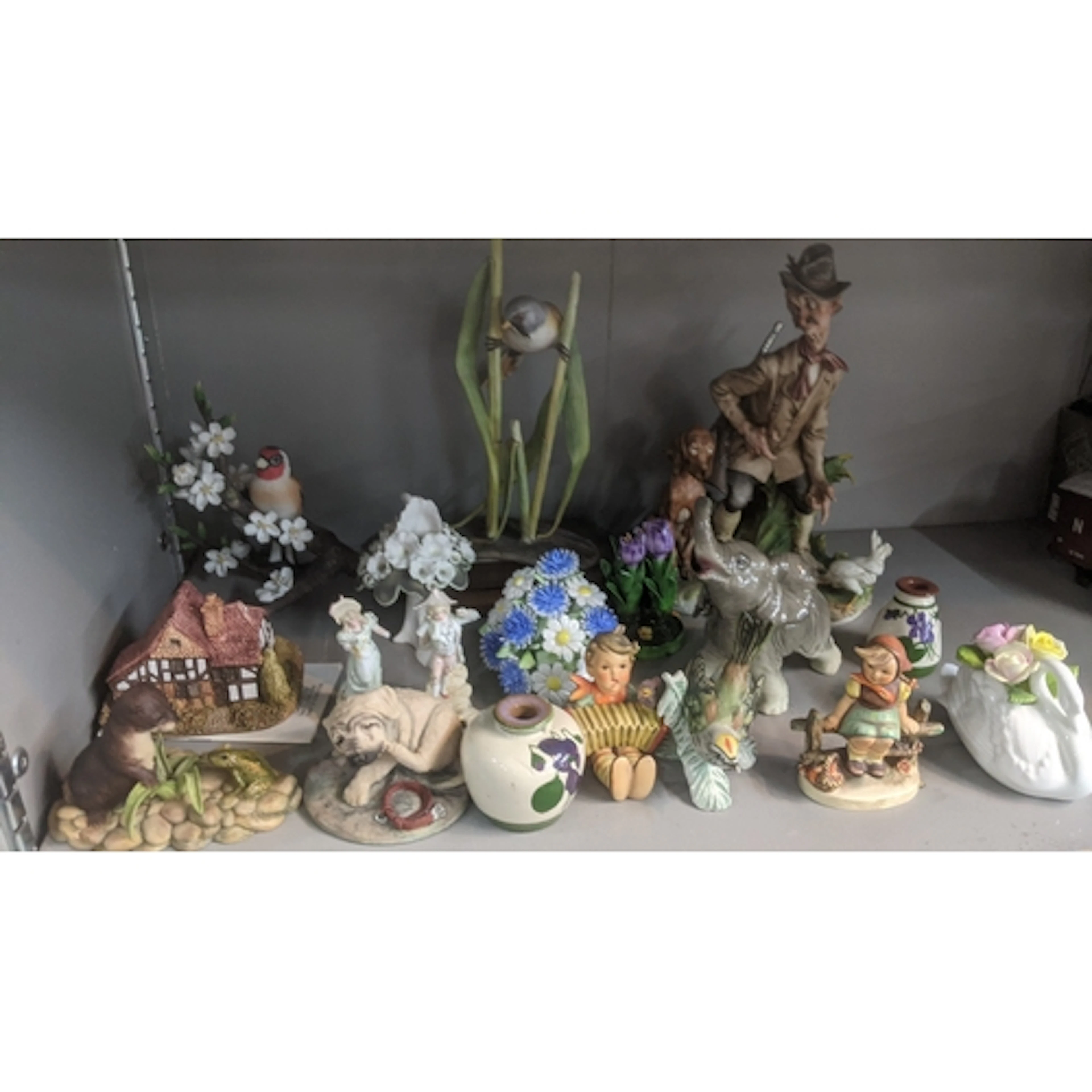 Collectable ceramics to include a Giuseppe cappe capodimonte...