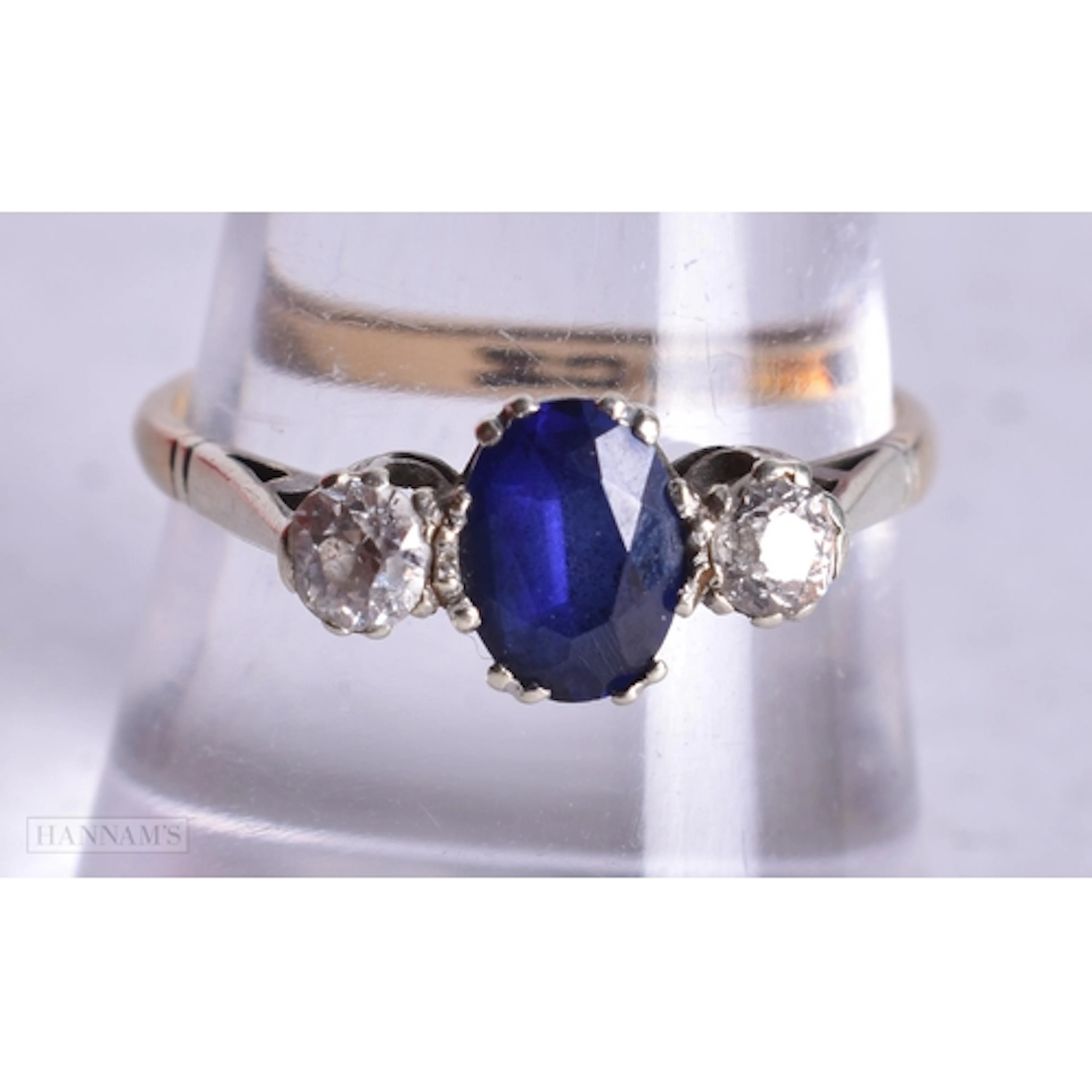 9ct gold and platinum sapphire diamond trilogy ring (2.2g). ...