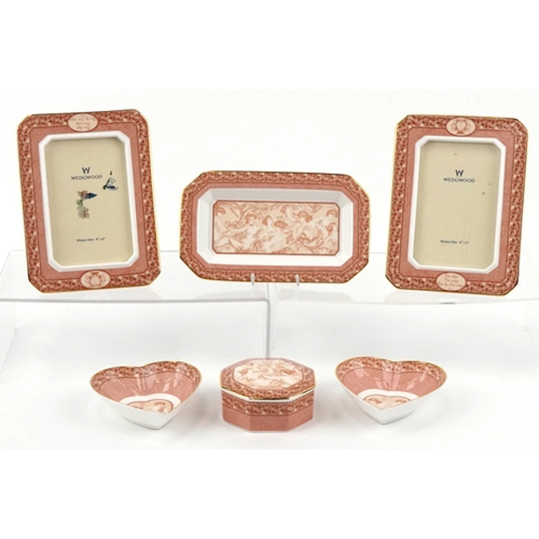 Wedgwood, collection of bone china in the Venus pattern comp...