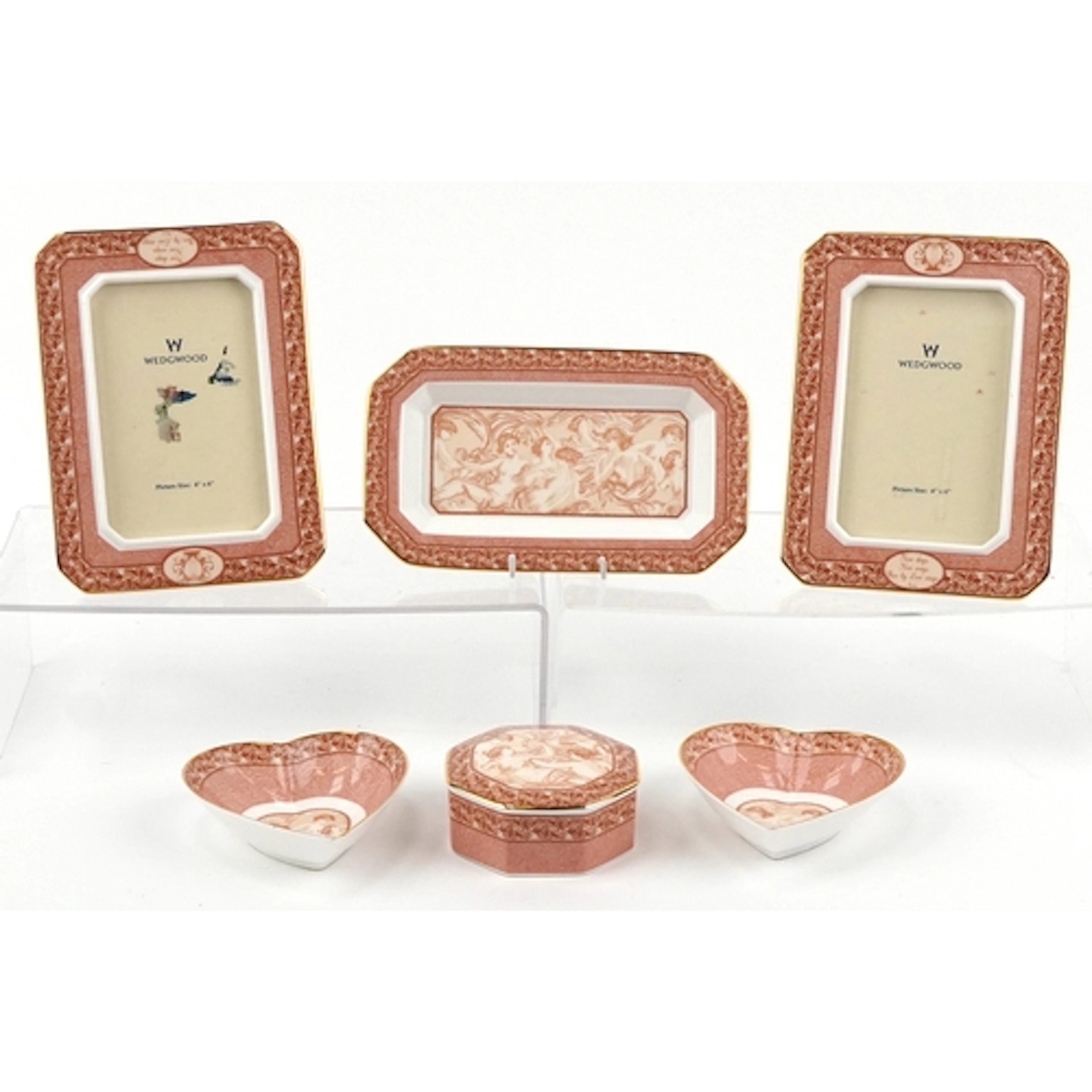 Wedgwood, collection of bone china in the Venus pattern comp...