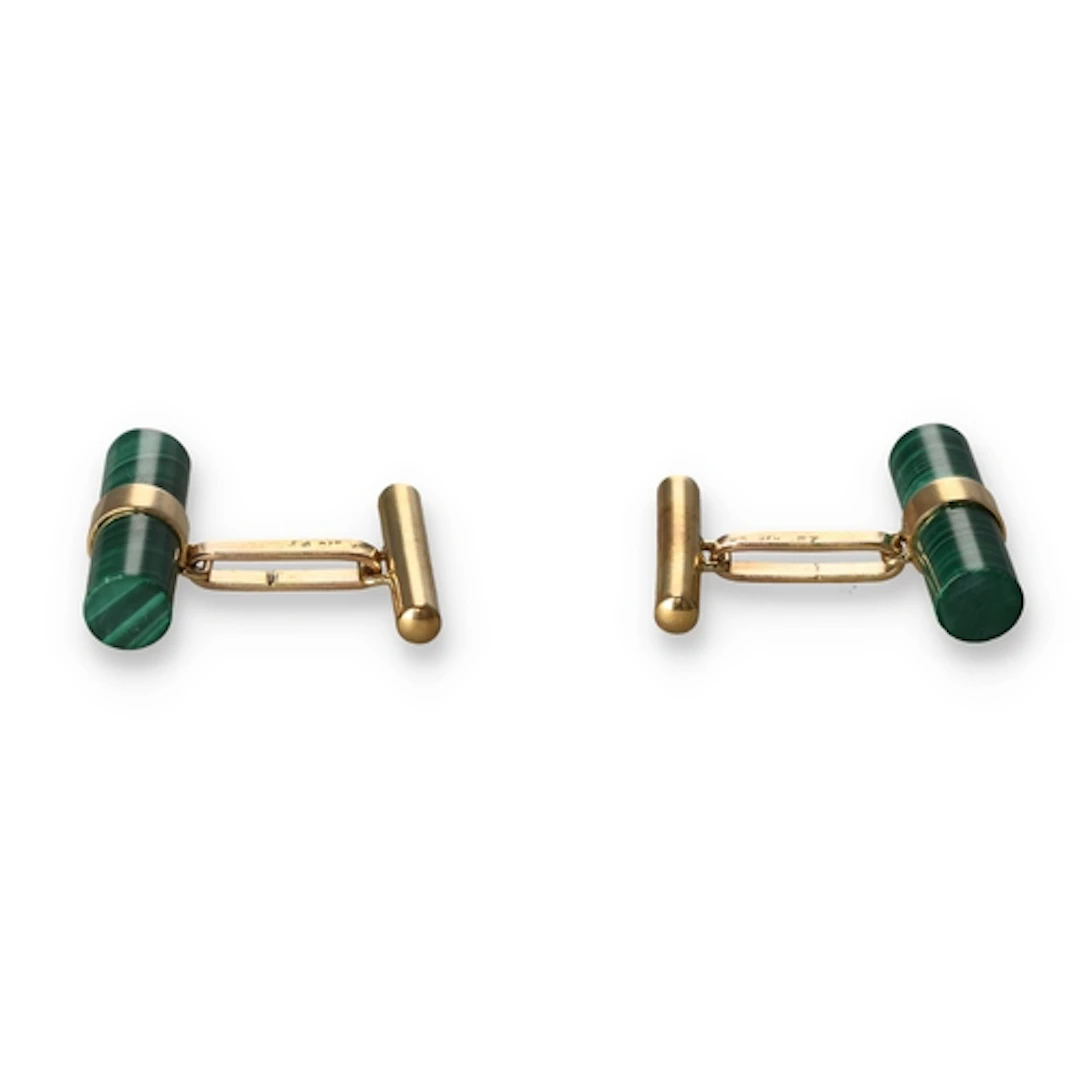 A PAIR OF 9CT GOLD MALACHITE CUFFLINKS