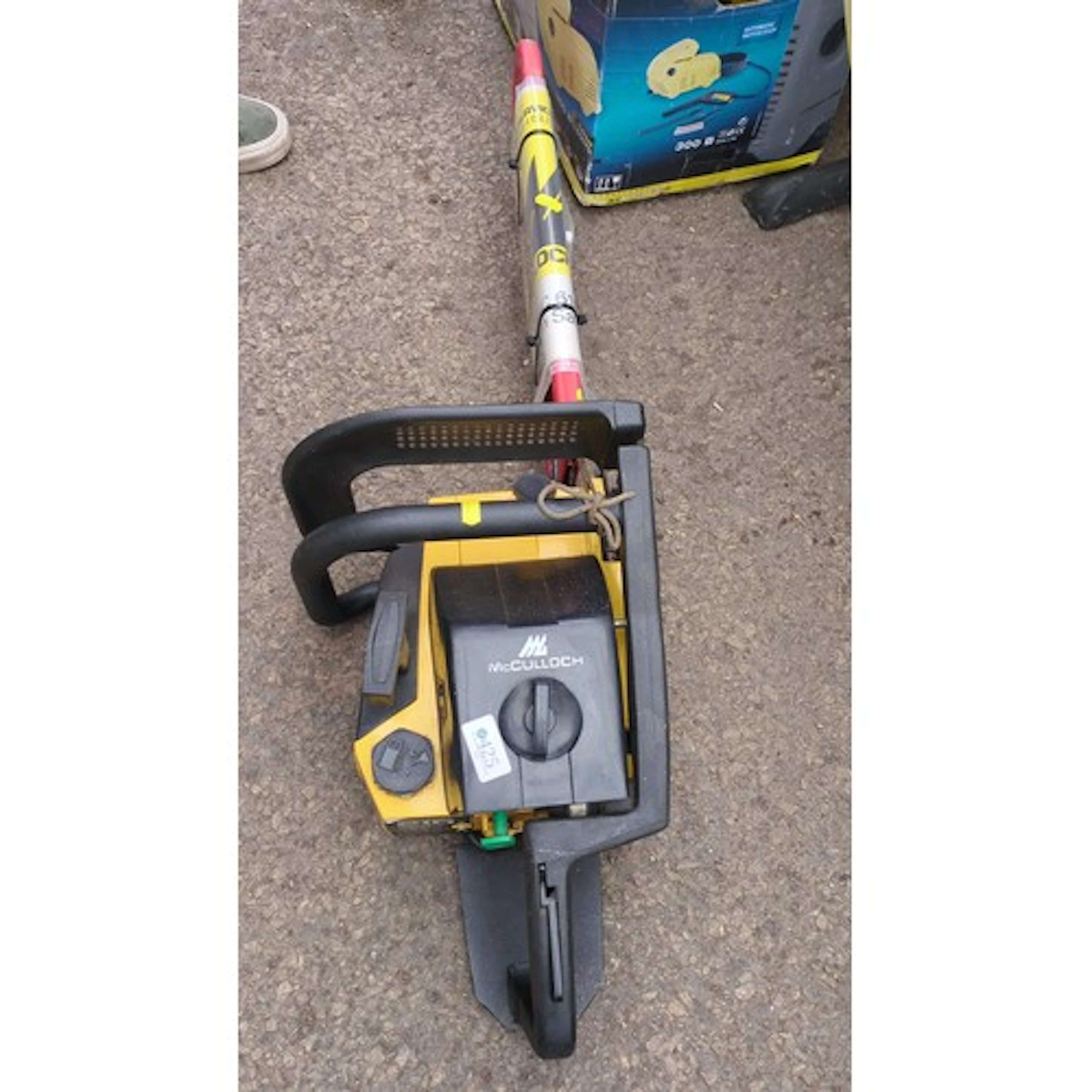 McCulloch Pro Mac 610 petrol chainsaw with electronic igniti...