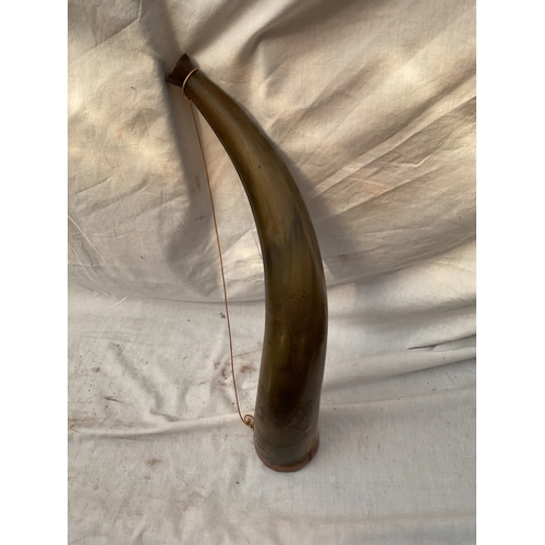 Large Georgian era powder horn possibly for artillery. Beaut...