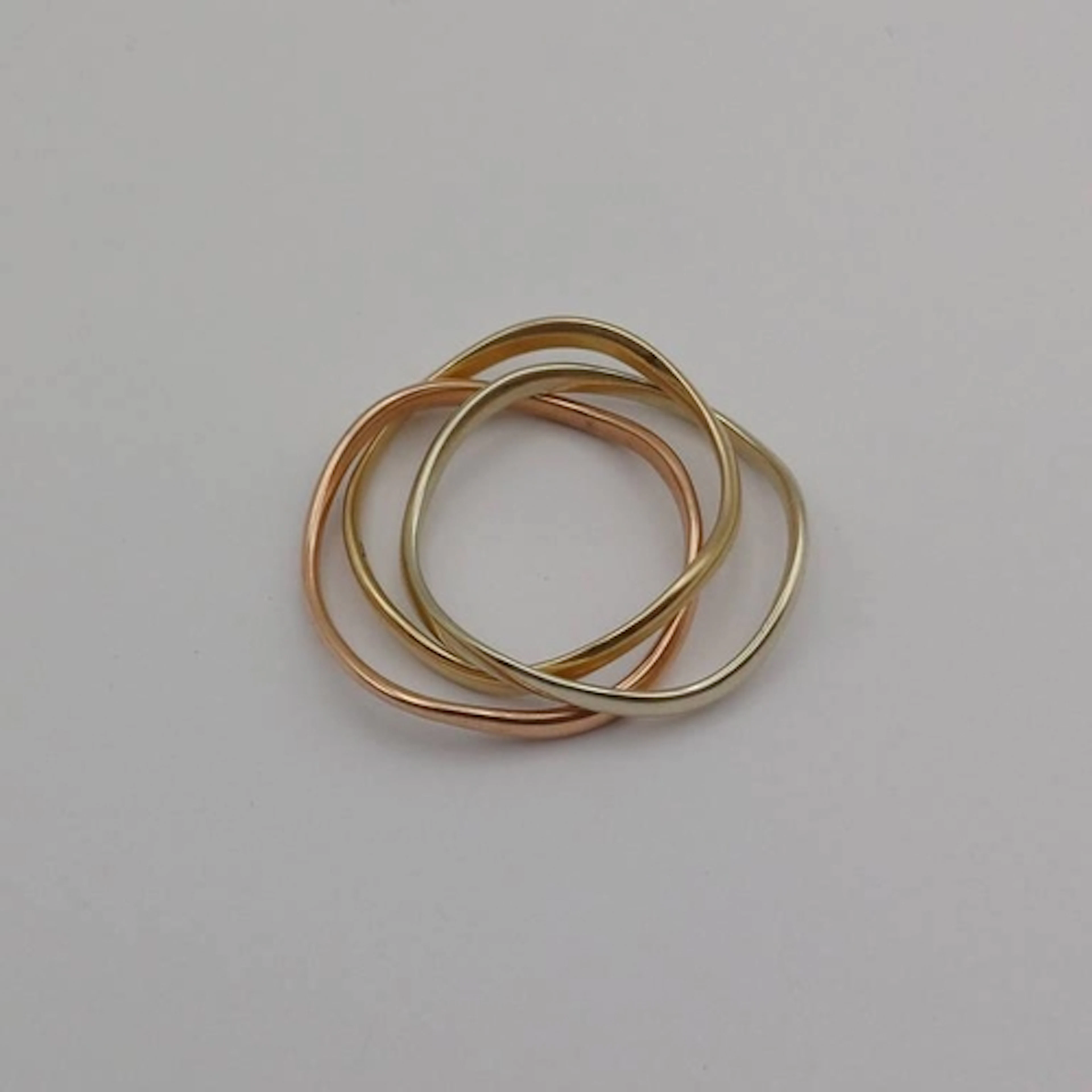 SCOTTISH 9CT GOLD RUSSIAN WEDDING BAND BY SHEILA FLEET - 4.6...