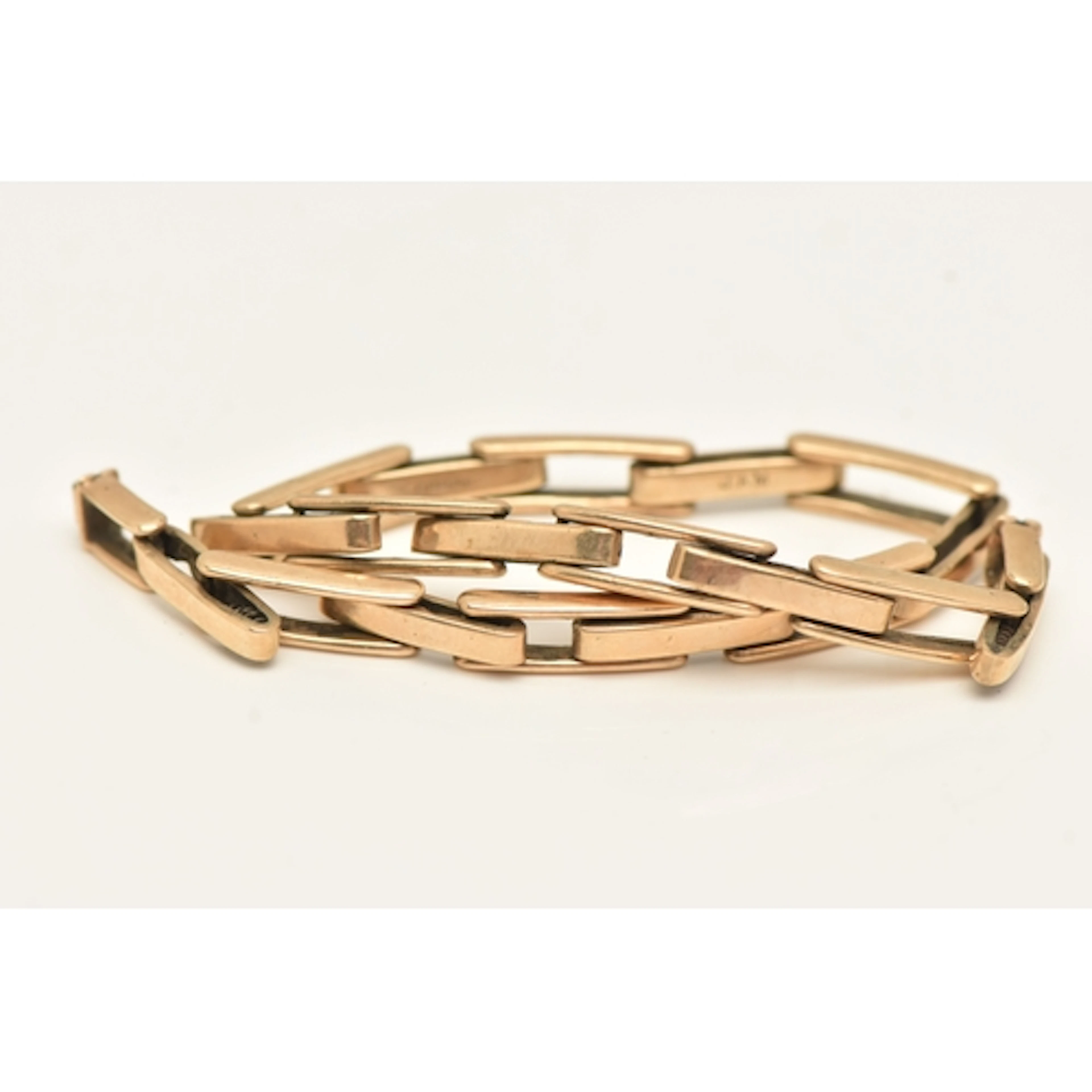 A 9CT GOLD STRETCH LINK WATCH BRACELET, hallmarked 9ct Birmi...