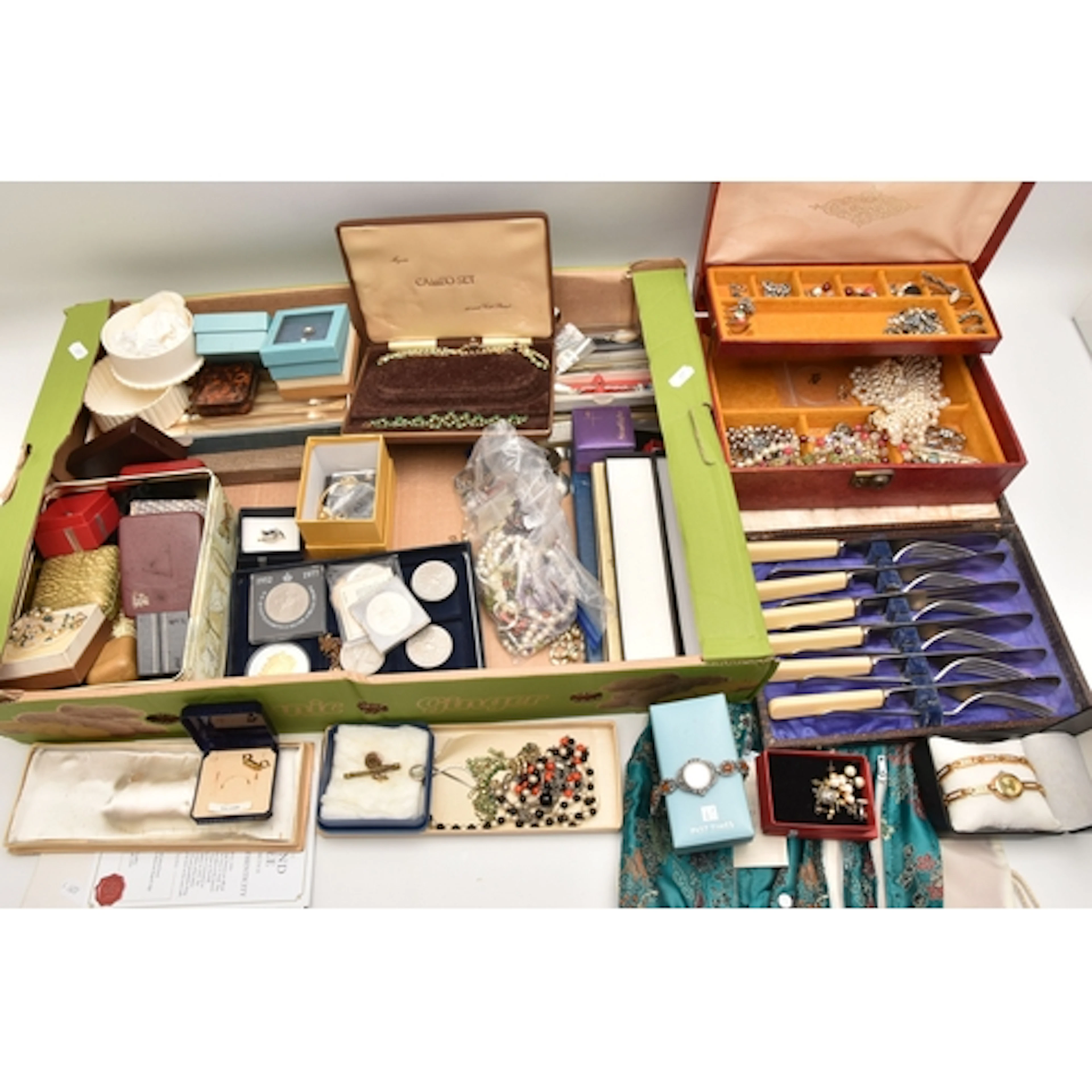 A BOX OF COSTUME JEWELLERY AND ITEMS, to include a white met...