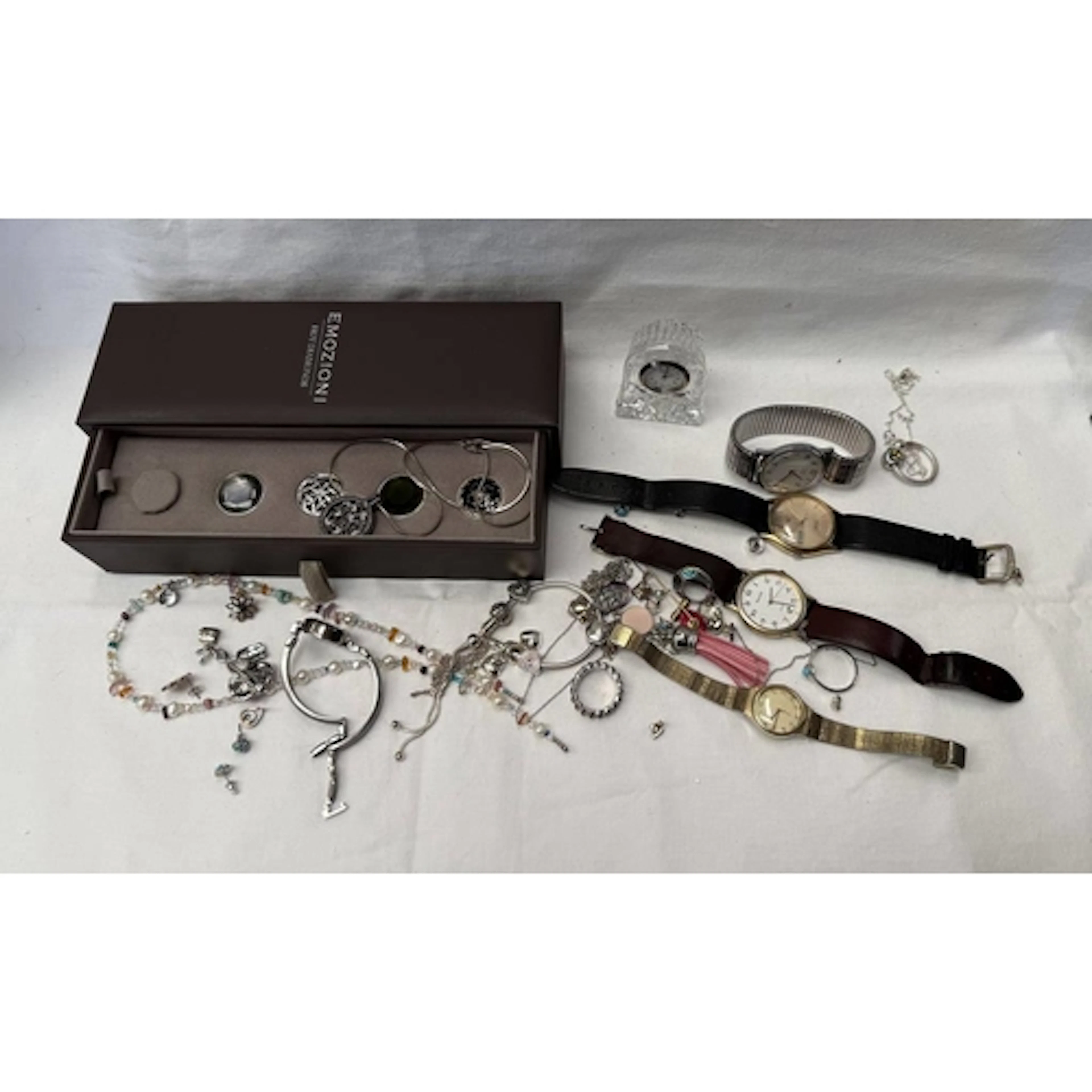SELECTION OF VARIOUS COSTUME JEWELLERY, ETC. INCLUDING PANDO...