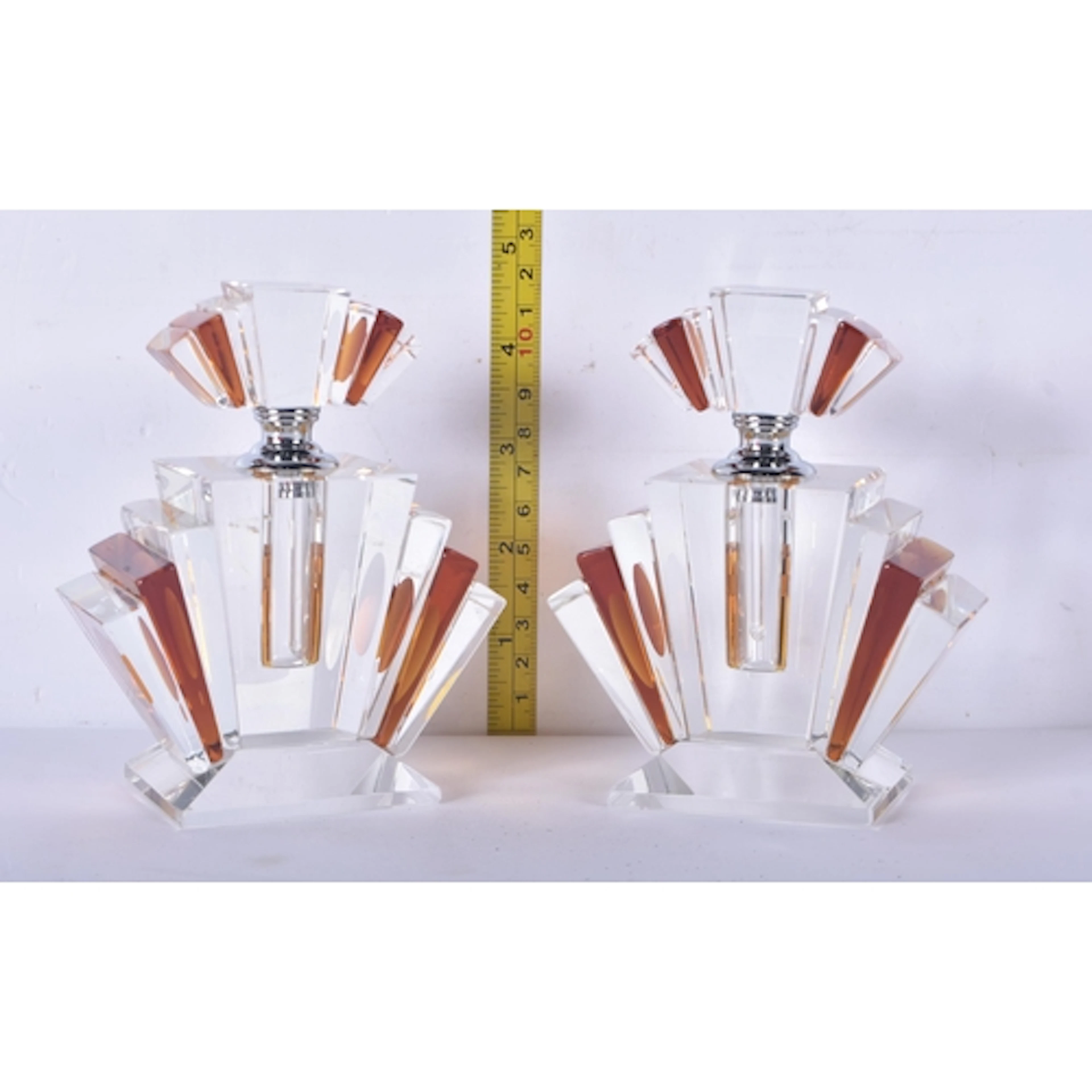 A pair of Art Deco style scent bottles 11x 9.6cm (2)