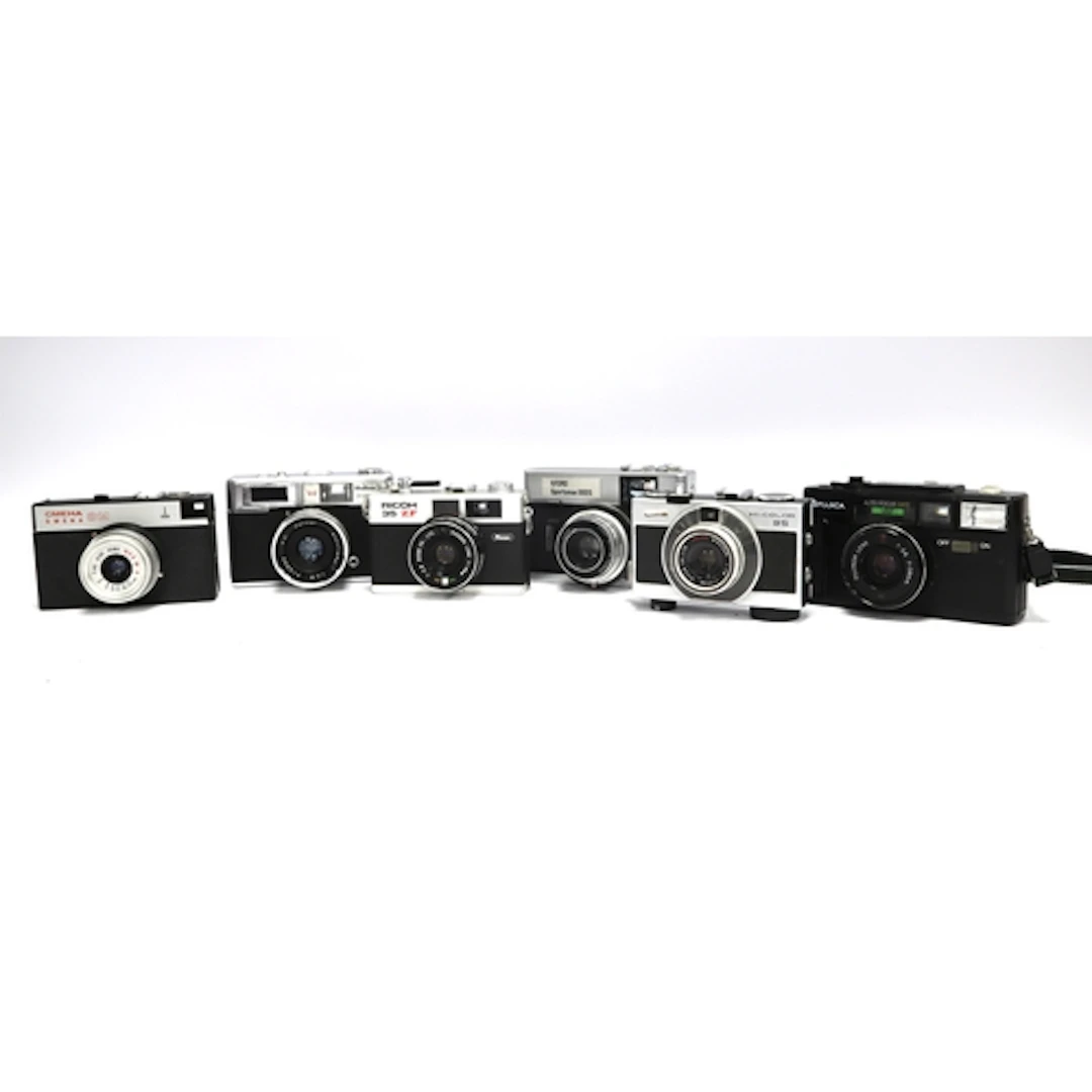 A quantity of Rangefinder Cameras to include Hi-Color 35, Ri...
