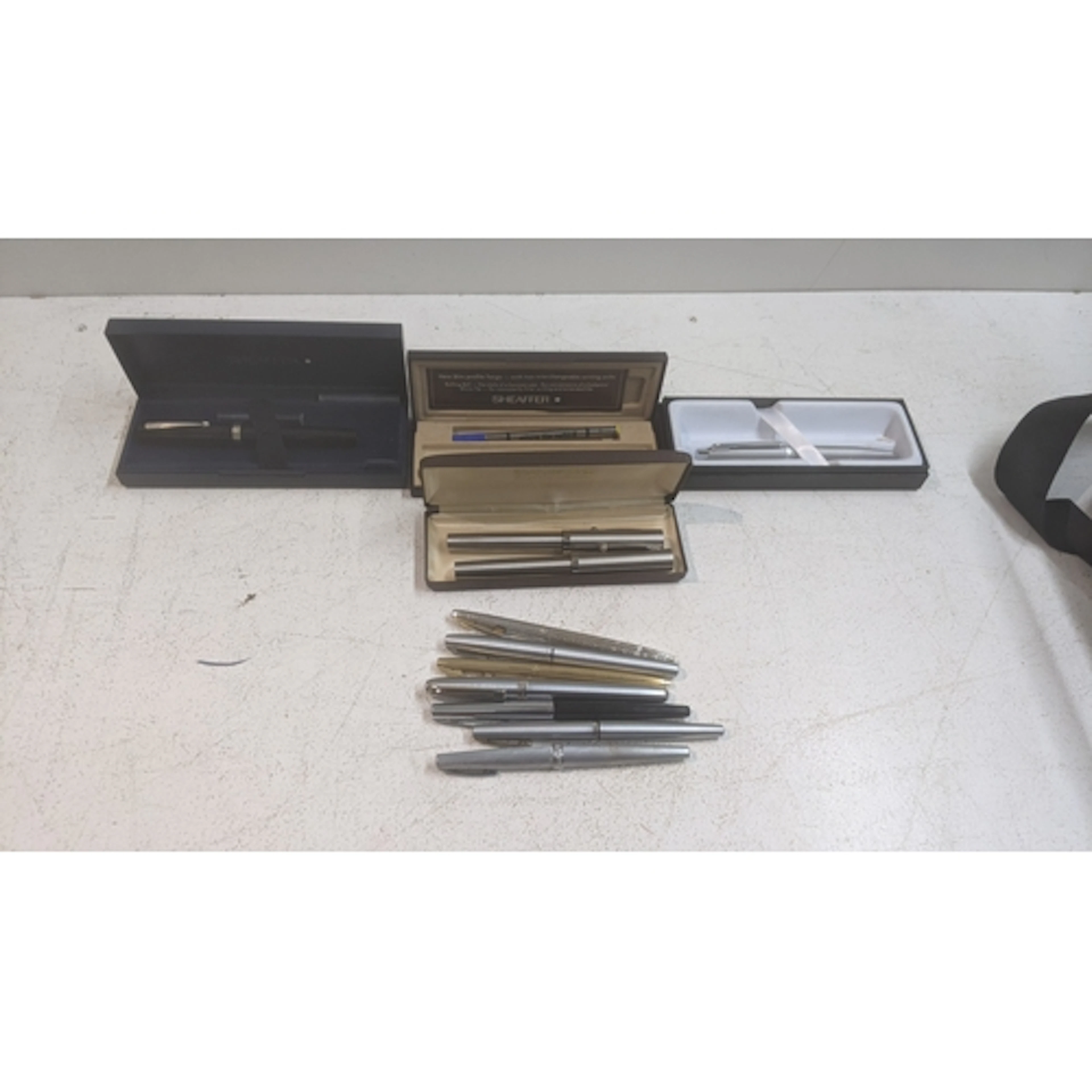 Assorted Shaeffer writing equipment to include a Targa slim ...