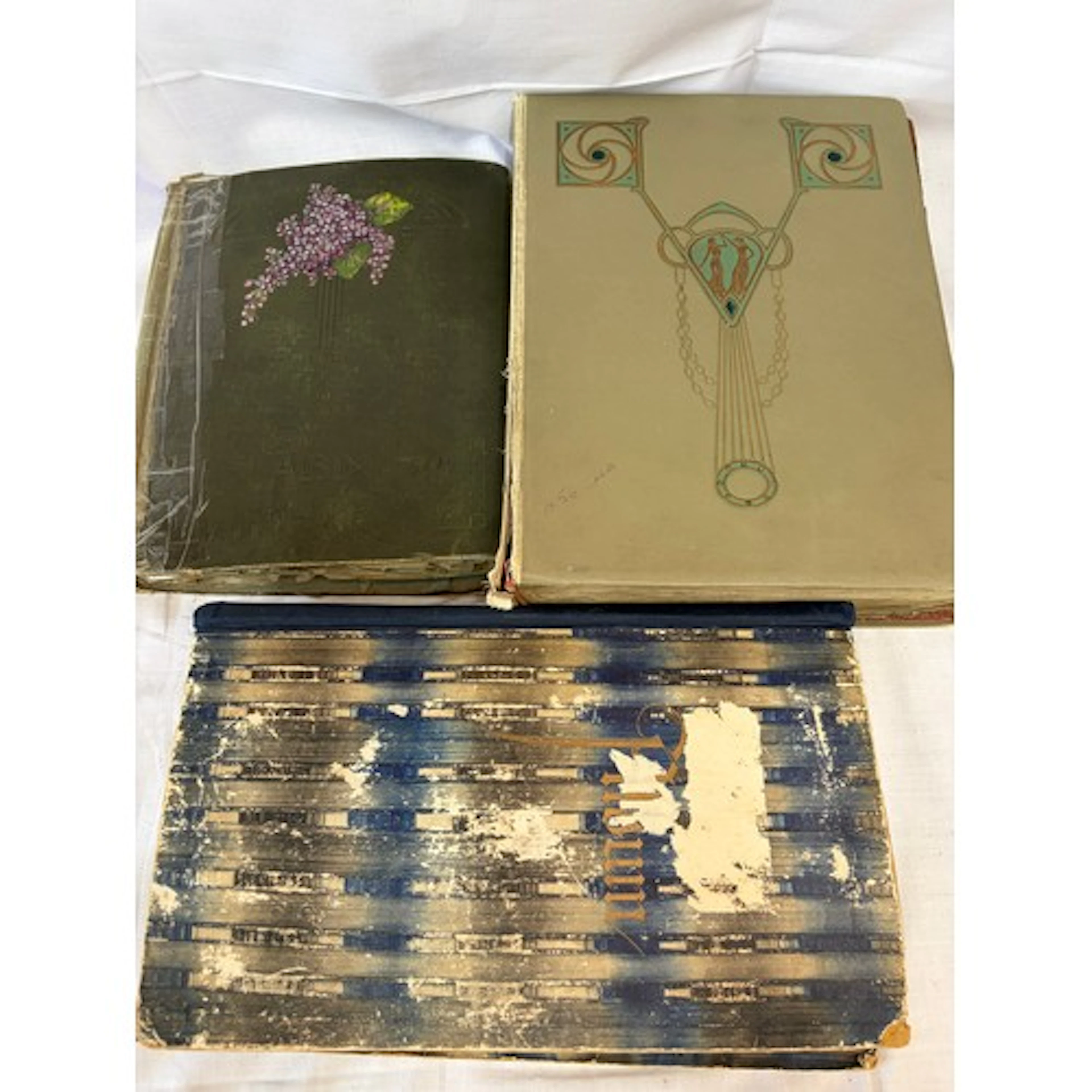 A collection of approx 650 postcards contained in three Edwa...